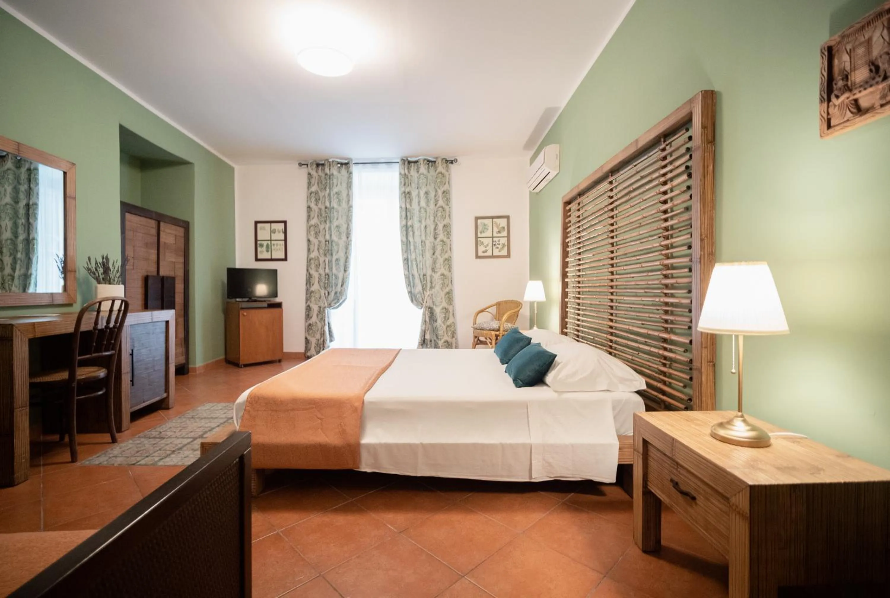 Bed in Kalamarina Rooms