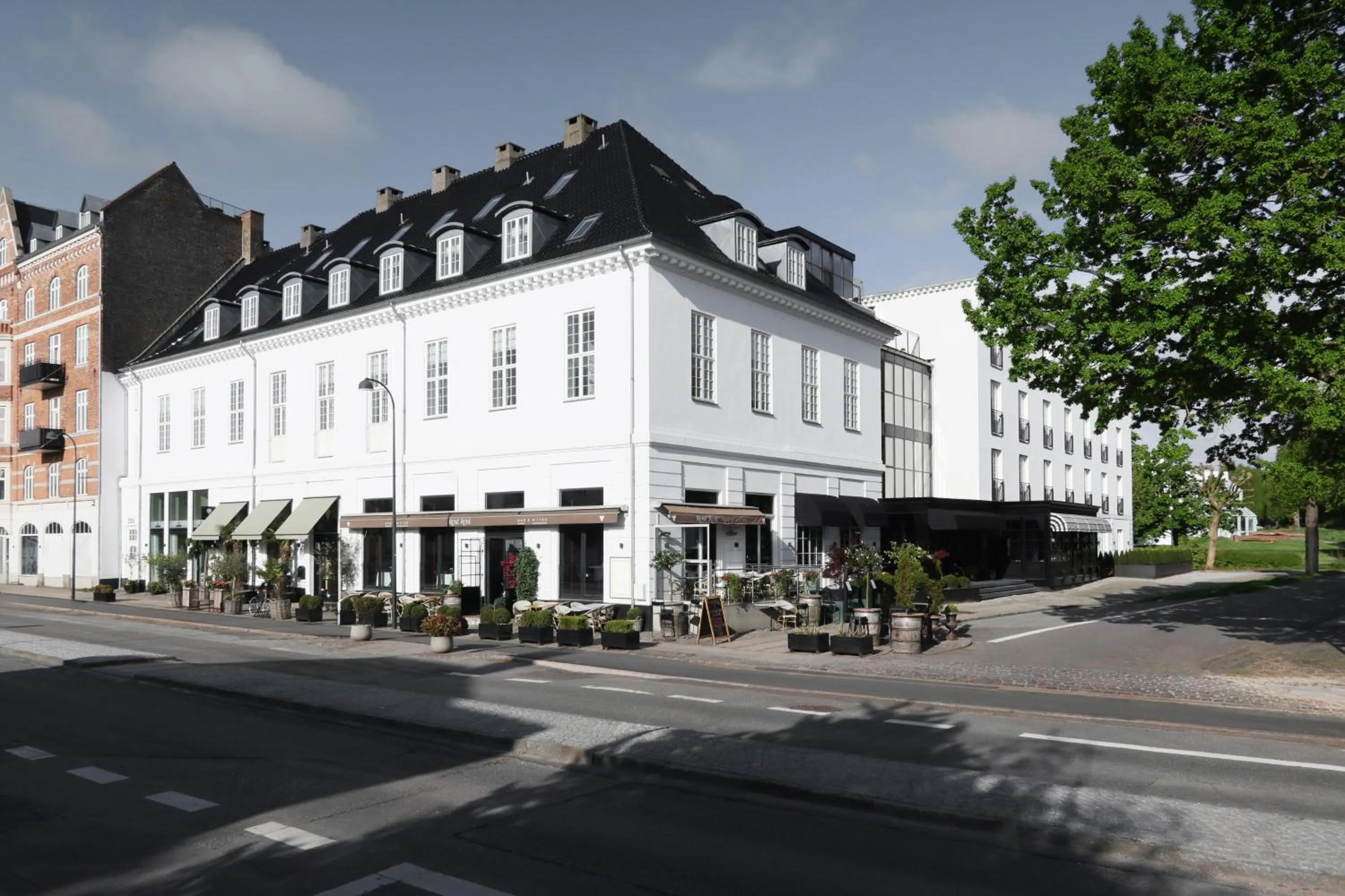 Facade/entrance in Park Lane Copenhagen