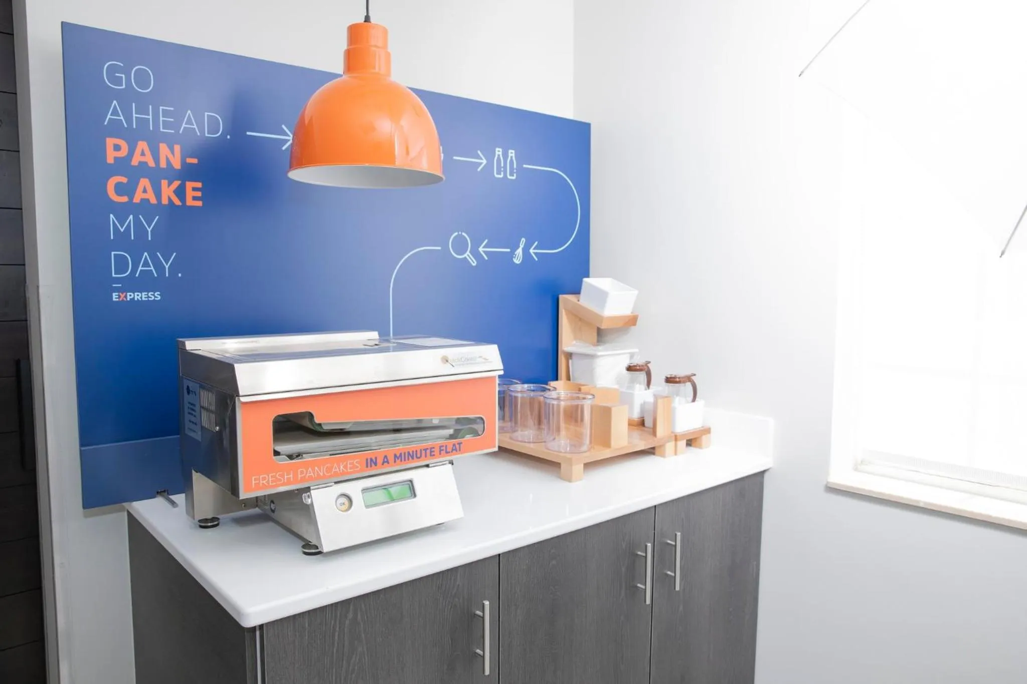 Restaurant/places to eat in Holiday Inn Express - Toledo West - Napoleon by IHG