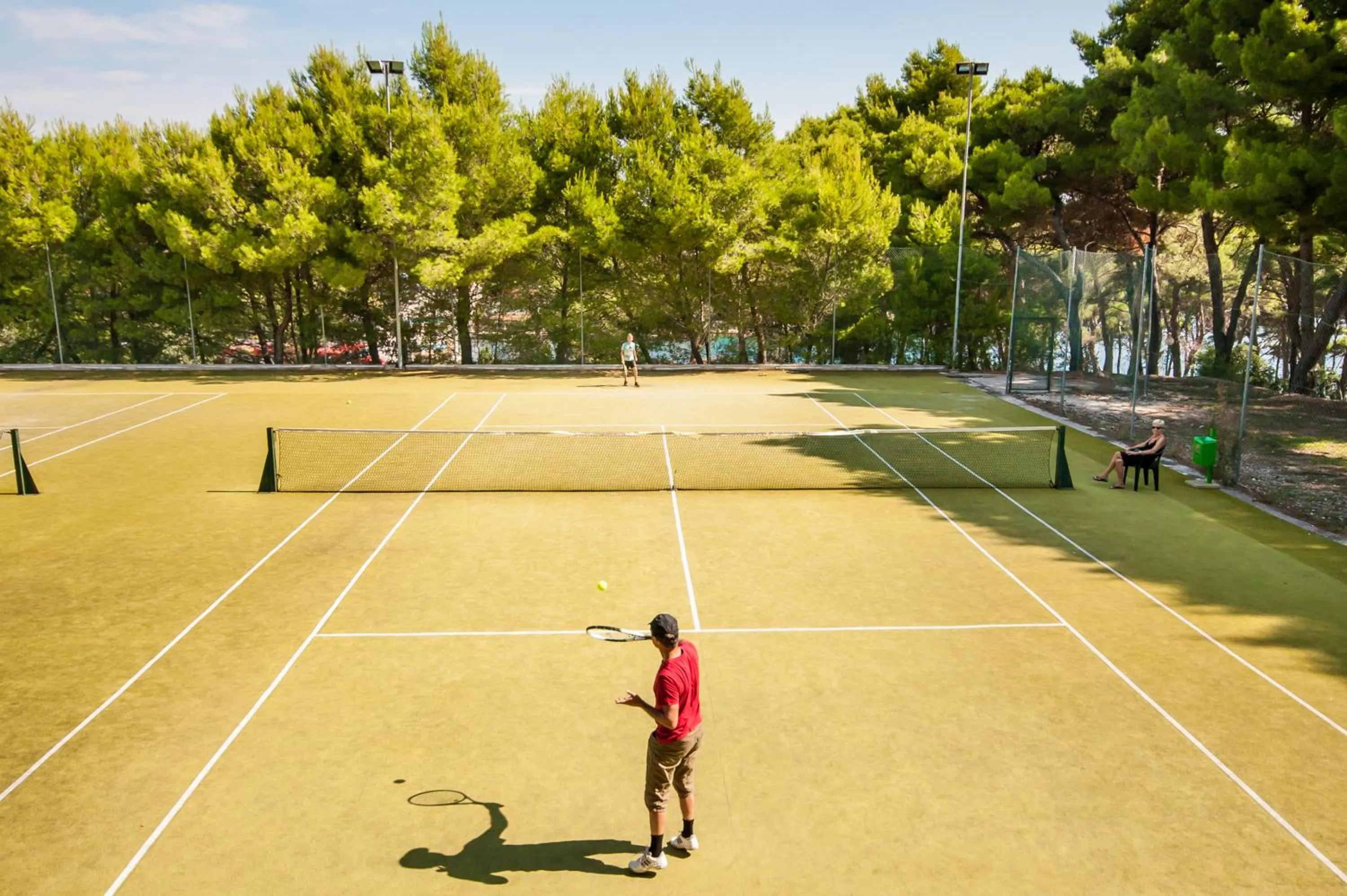 Tennis court in Hotel Mirta