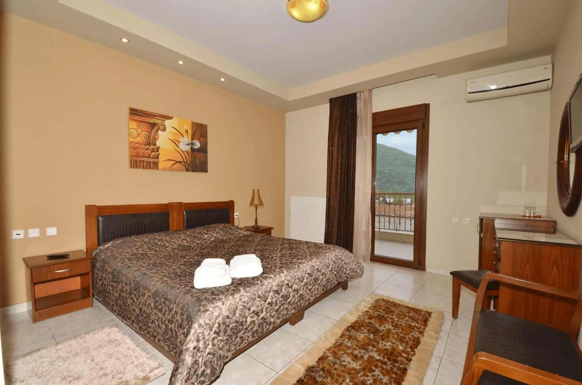 Bed in Hotel Philippion