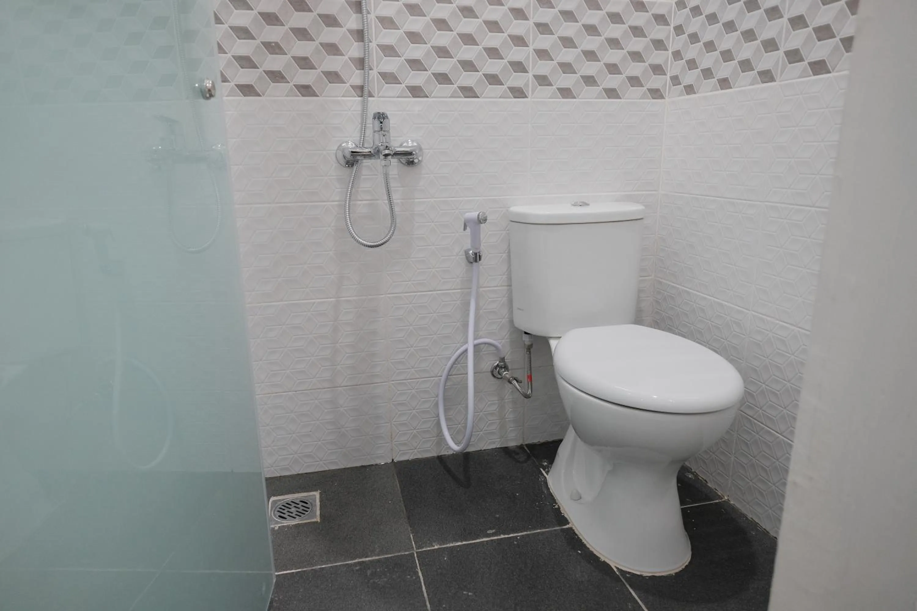 Bathroom in RedDoorz near Taman Palem