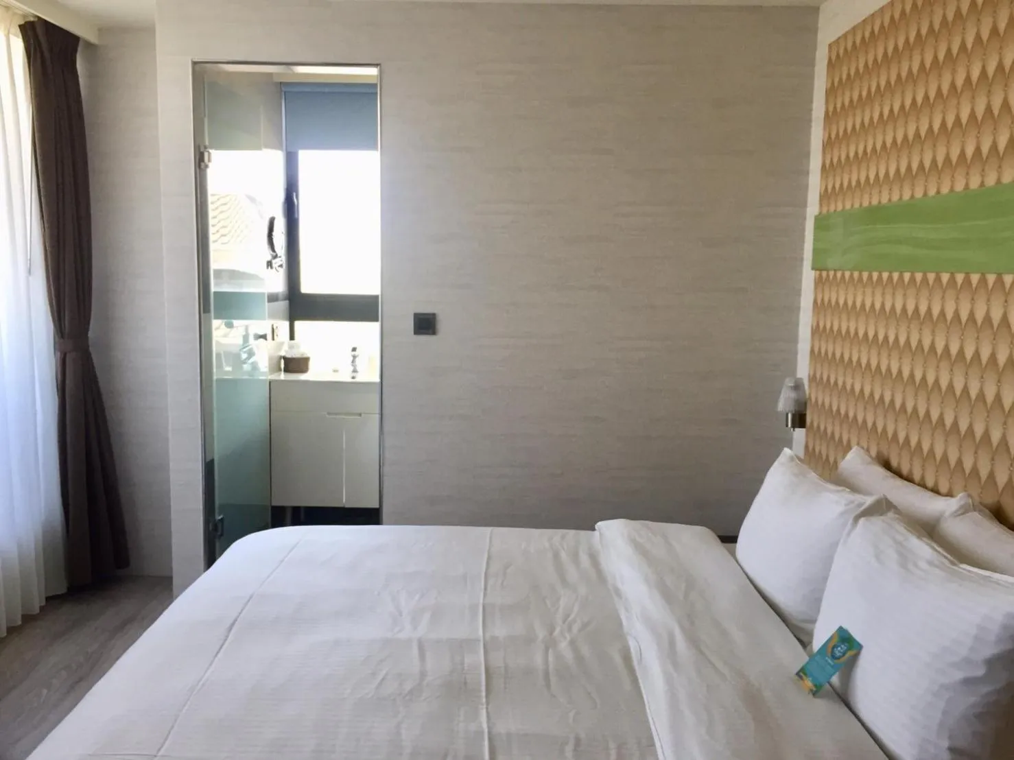 Photo of the whole room, Bed in Fengjia Hotel Bell