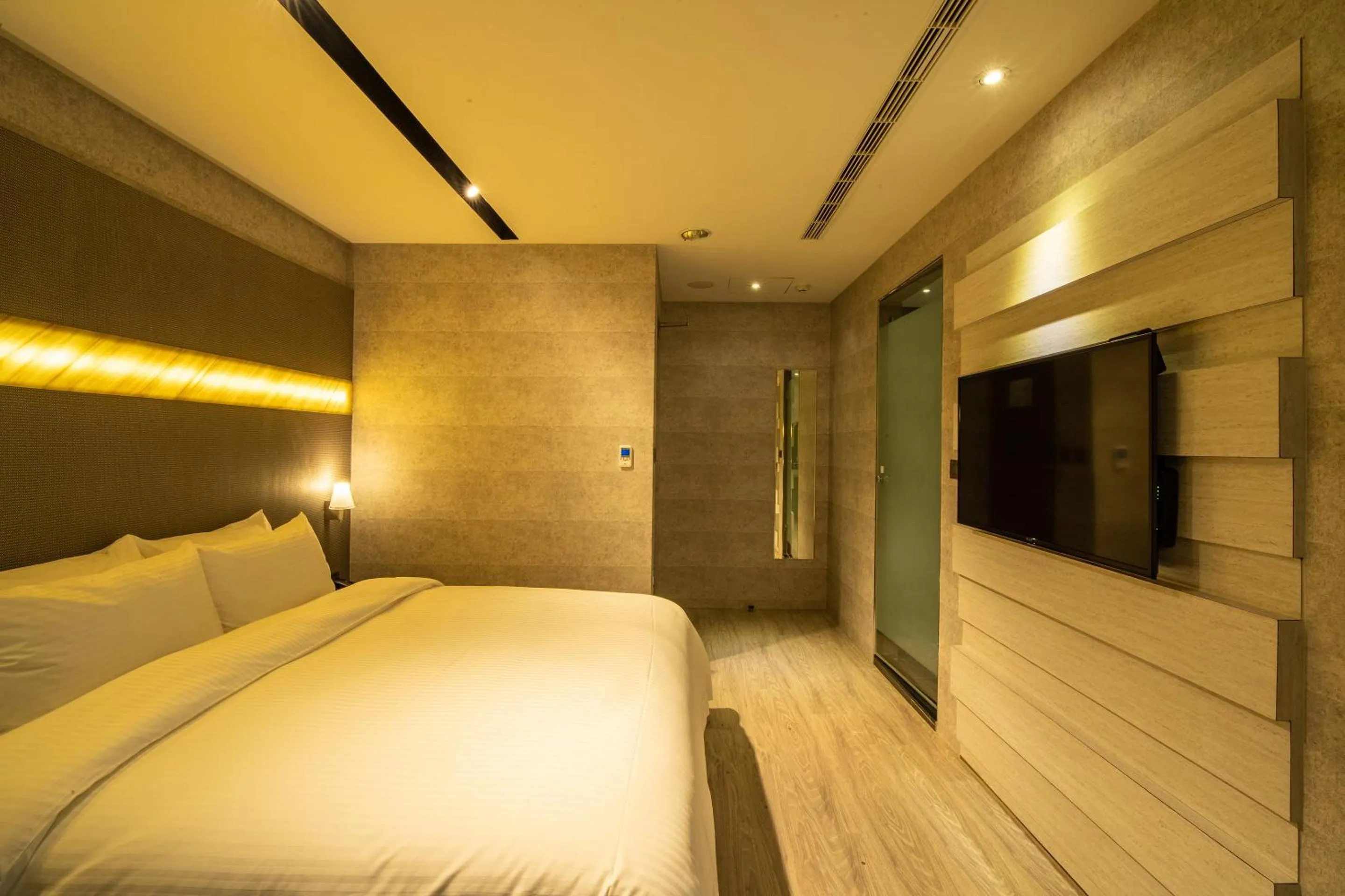 Photo of the whole room, Bed in Fengjia Hotel Bell