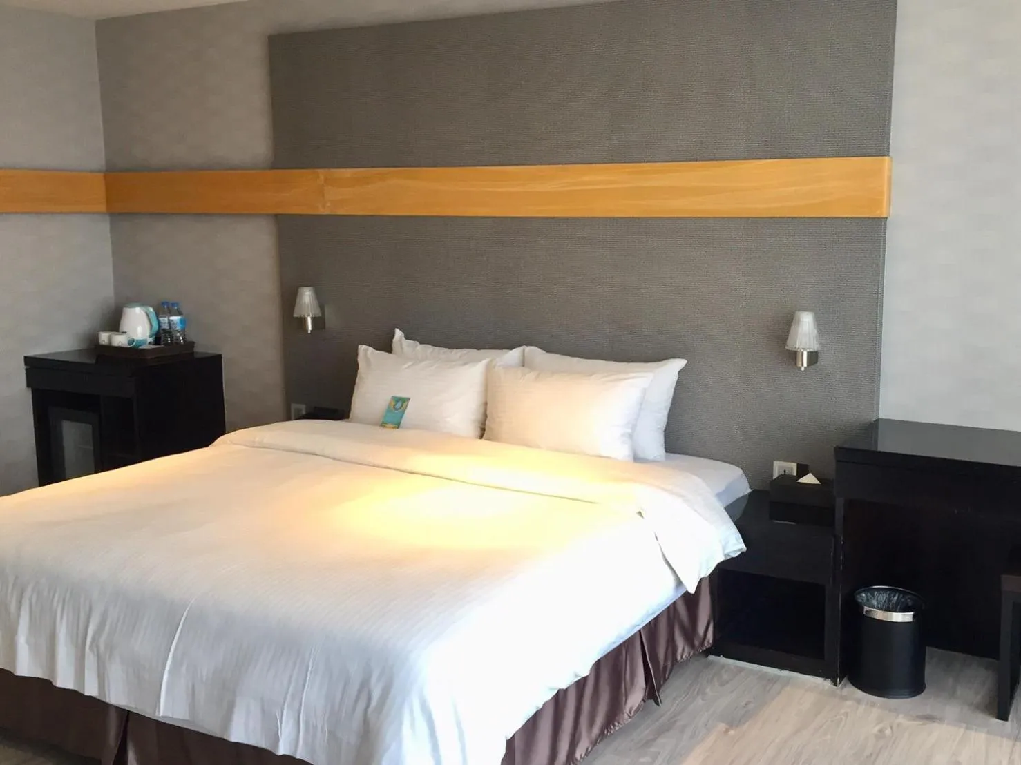 Photo of the whole room, Bed in Fengjia Hotel Bell