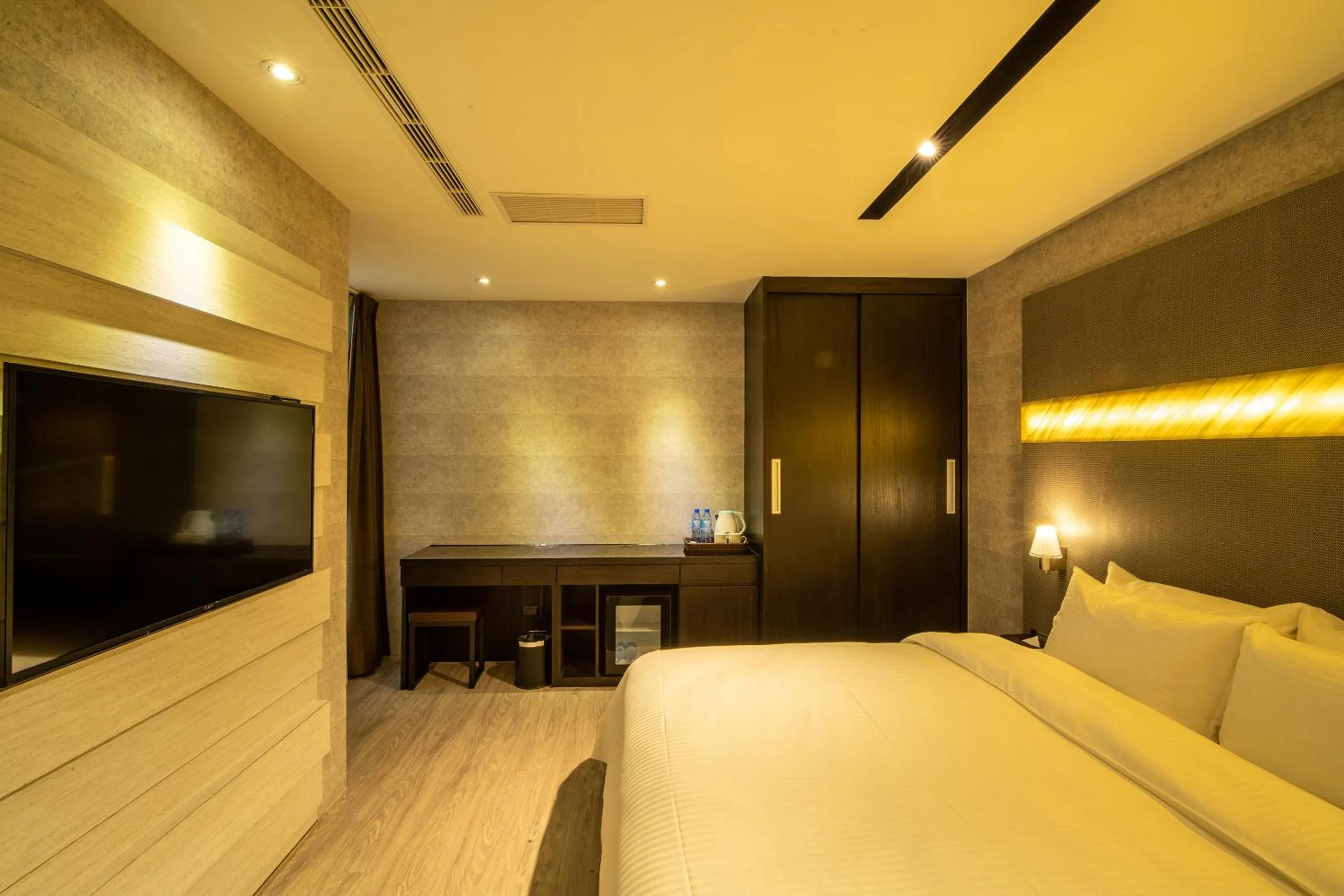 Photo of the whole room, Bed in Fengjia Hotel Bell