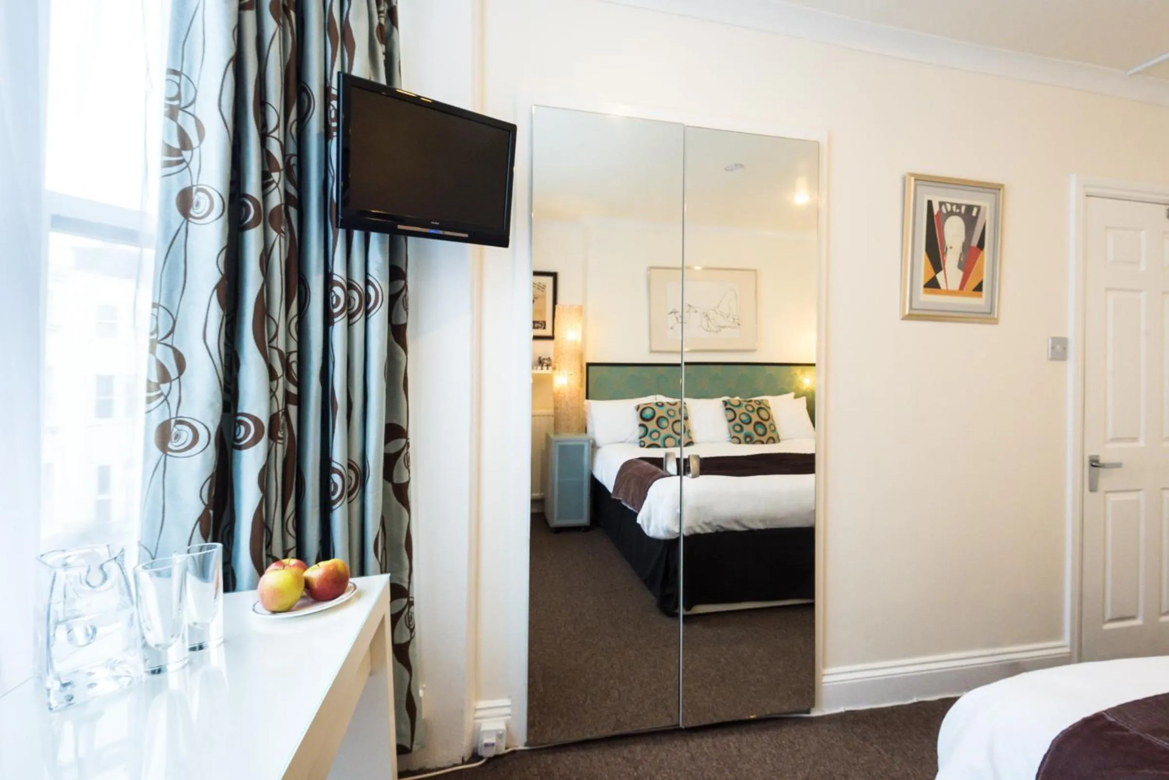 Bed in Paskins Town House