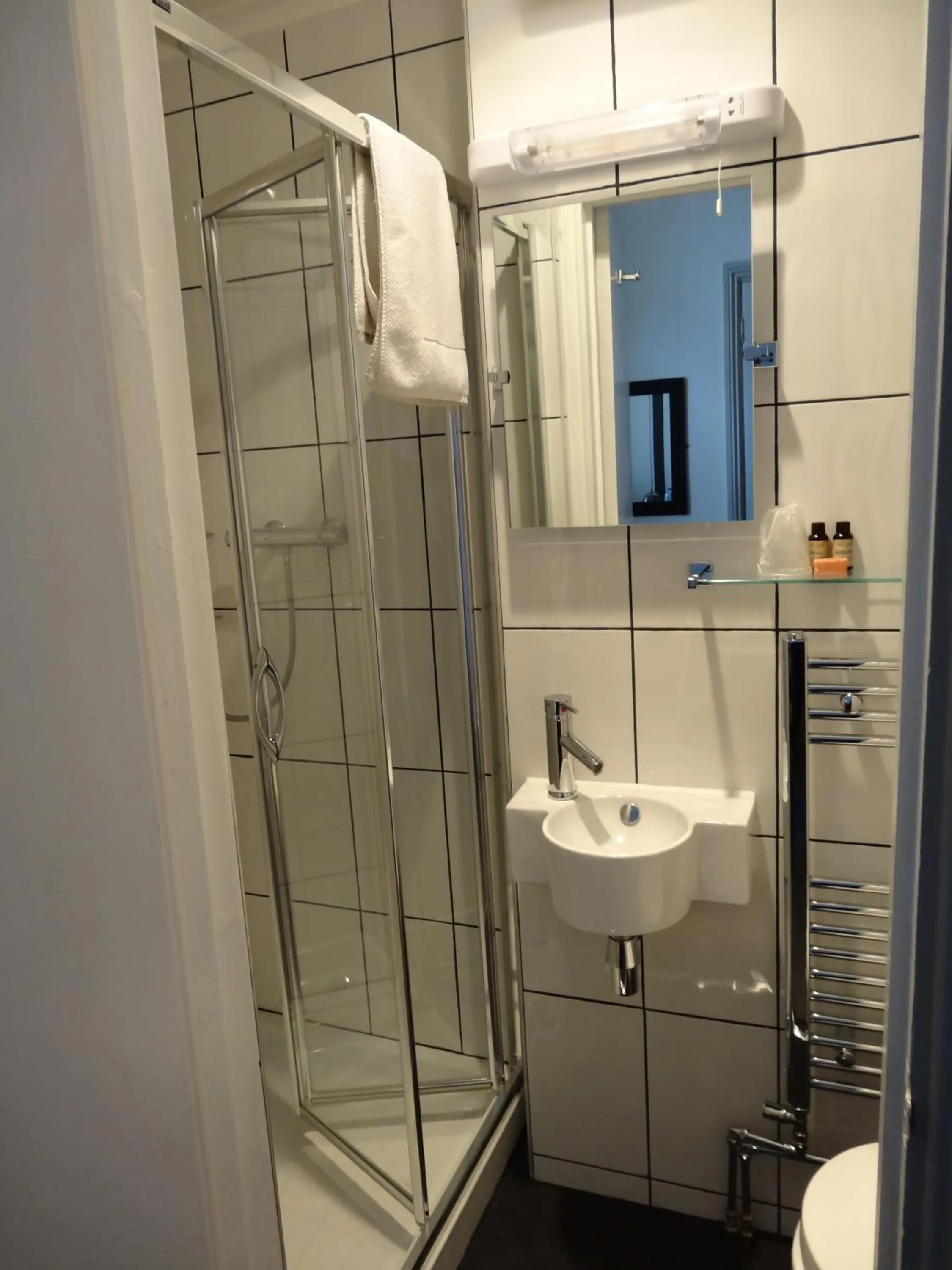 Bathroom in Paskins Town House