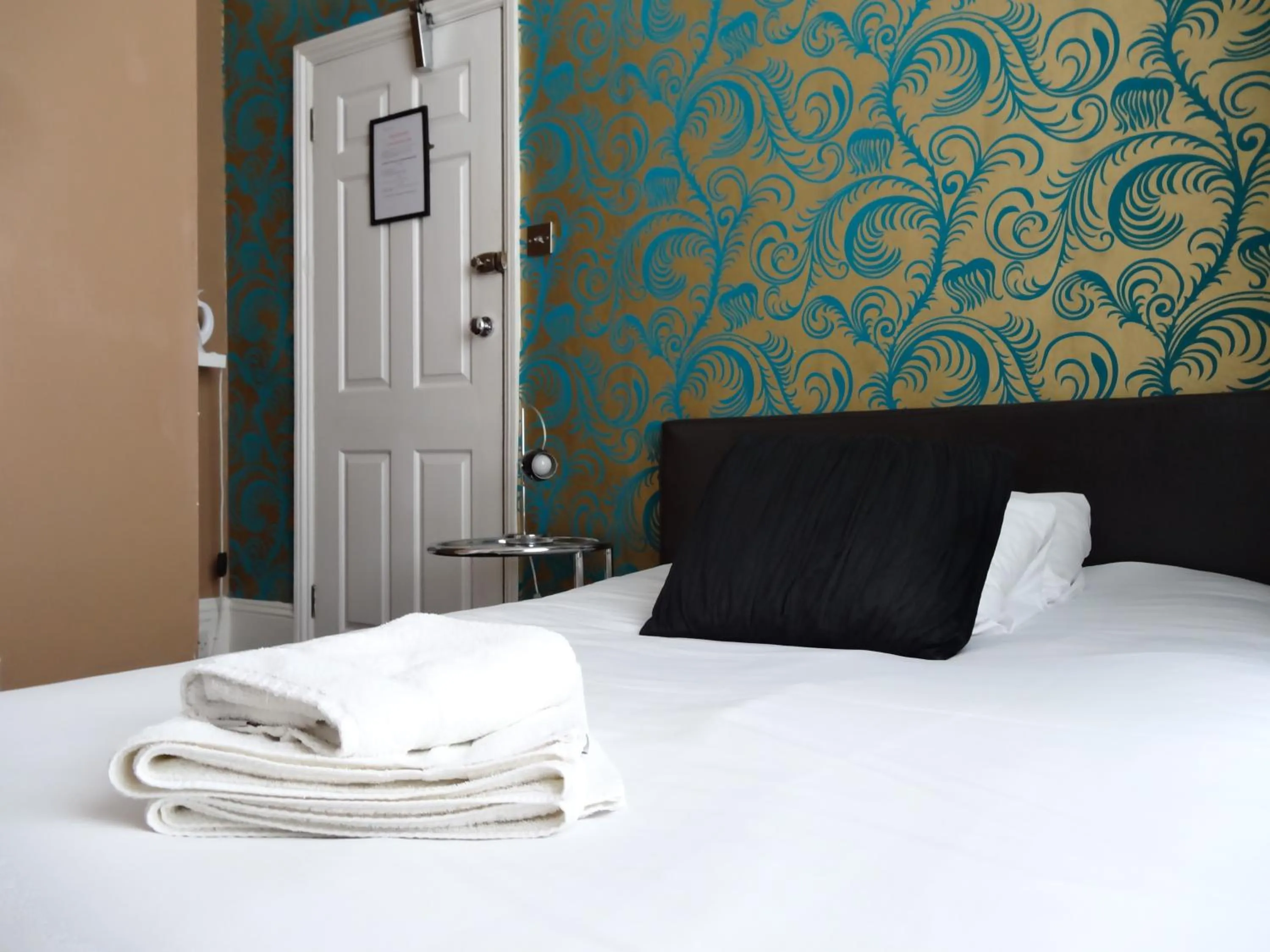 Bedroom, Bed in Paskins Town House