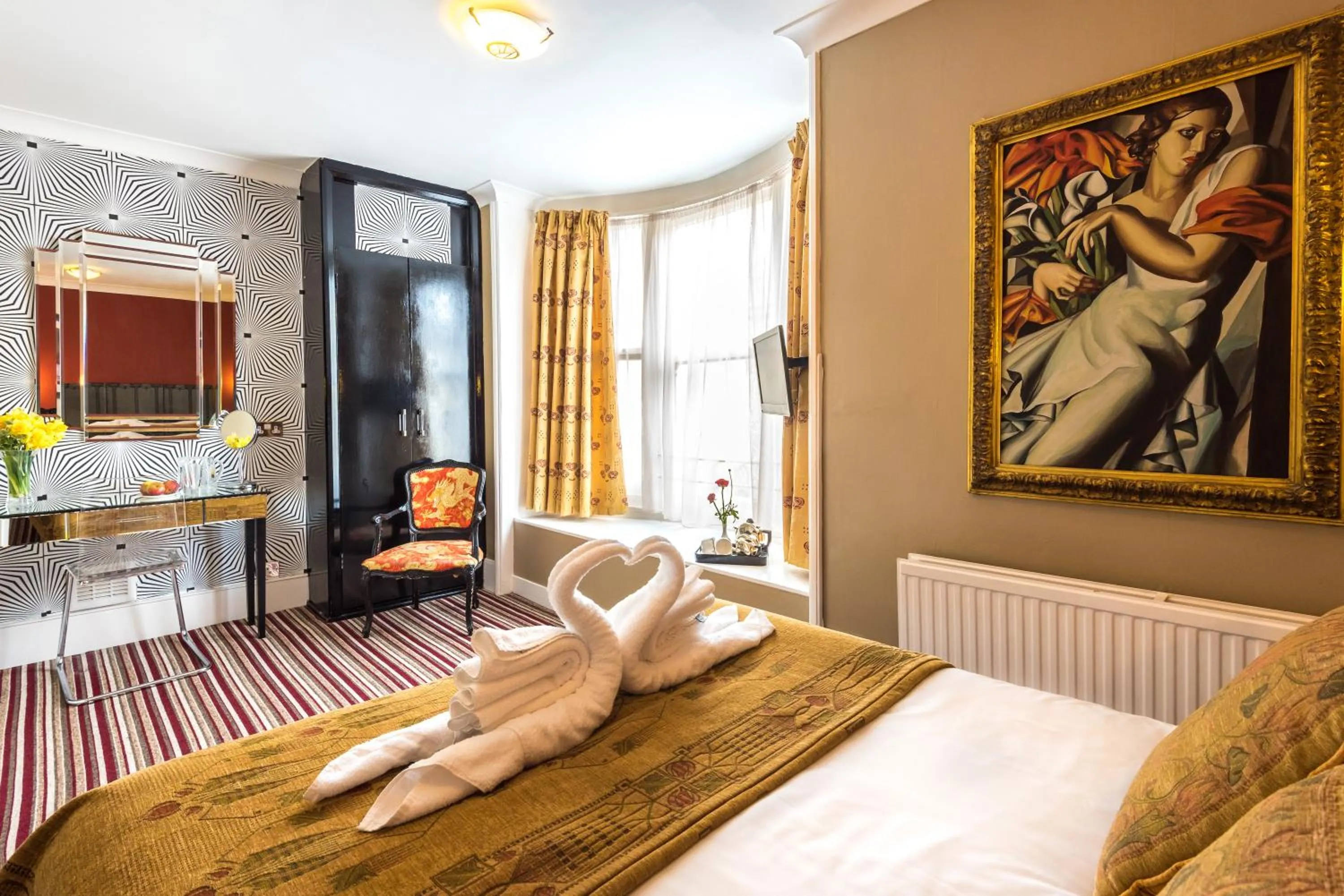 Day, Bed in Paskins Town House