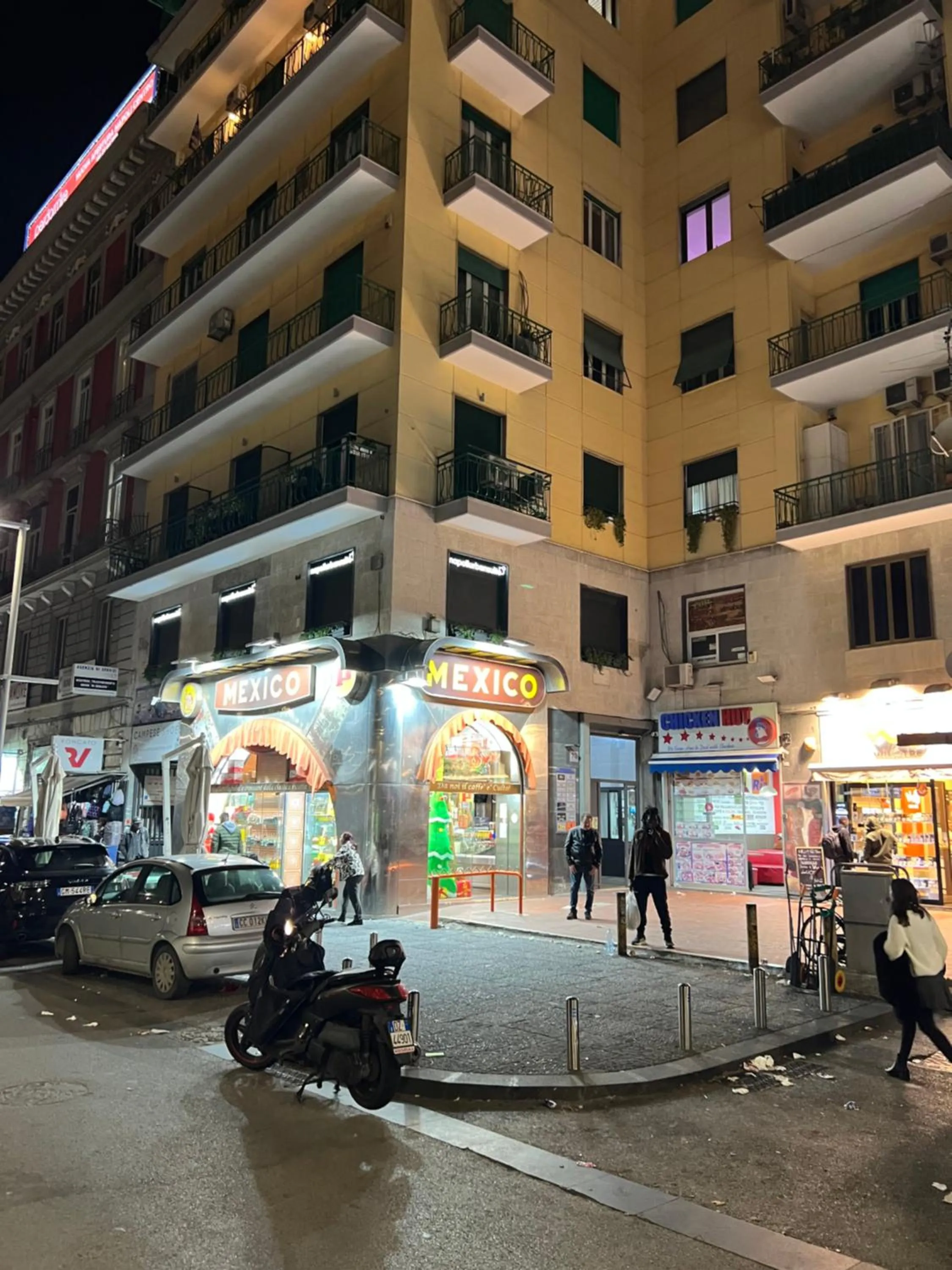 Property building in napoliurbansuite