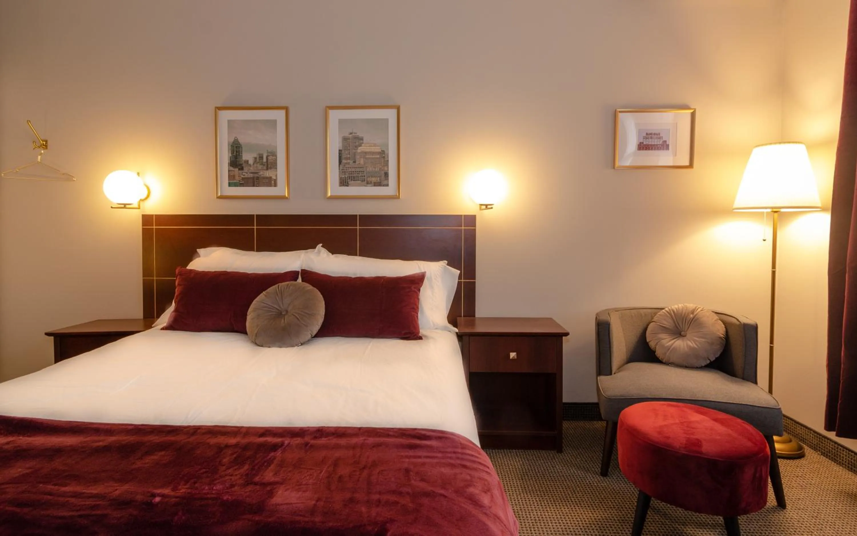 Photo of the whole room in Maison Cartier Montreal