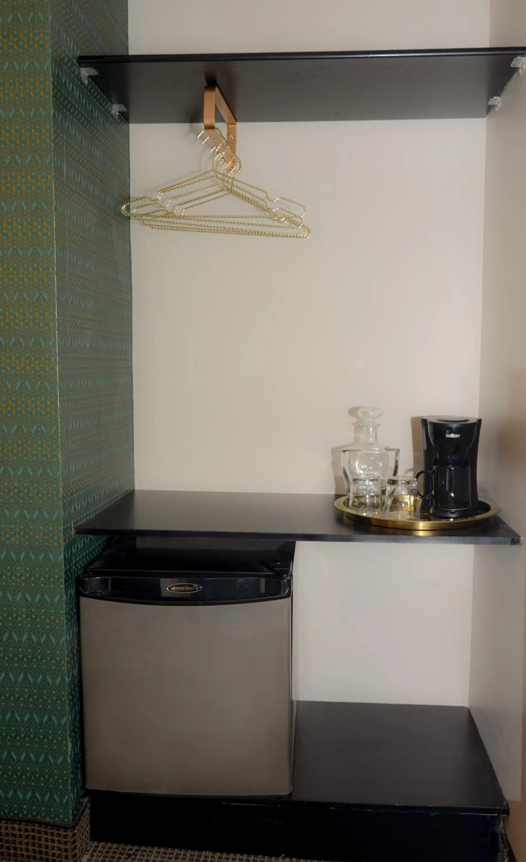 Coffee/tea facilities in Maison Cartier Montreal