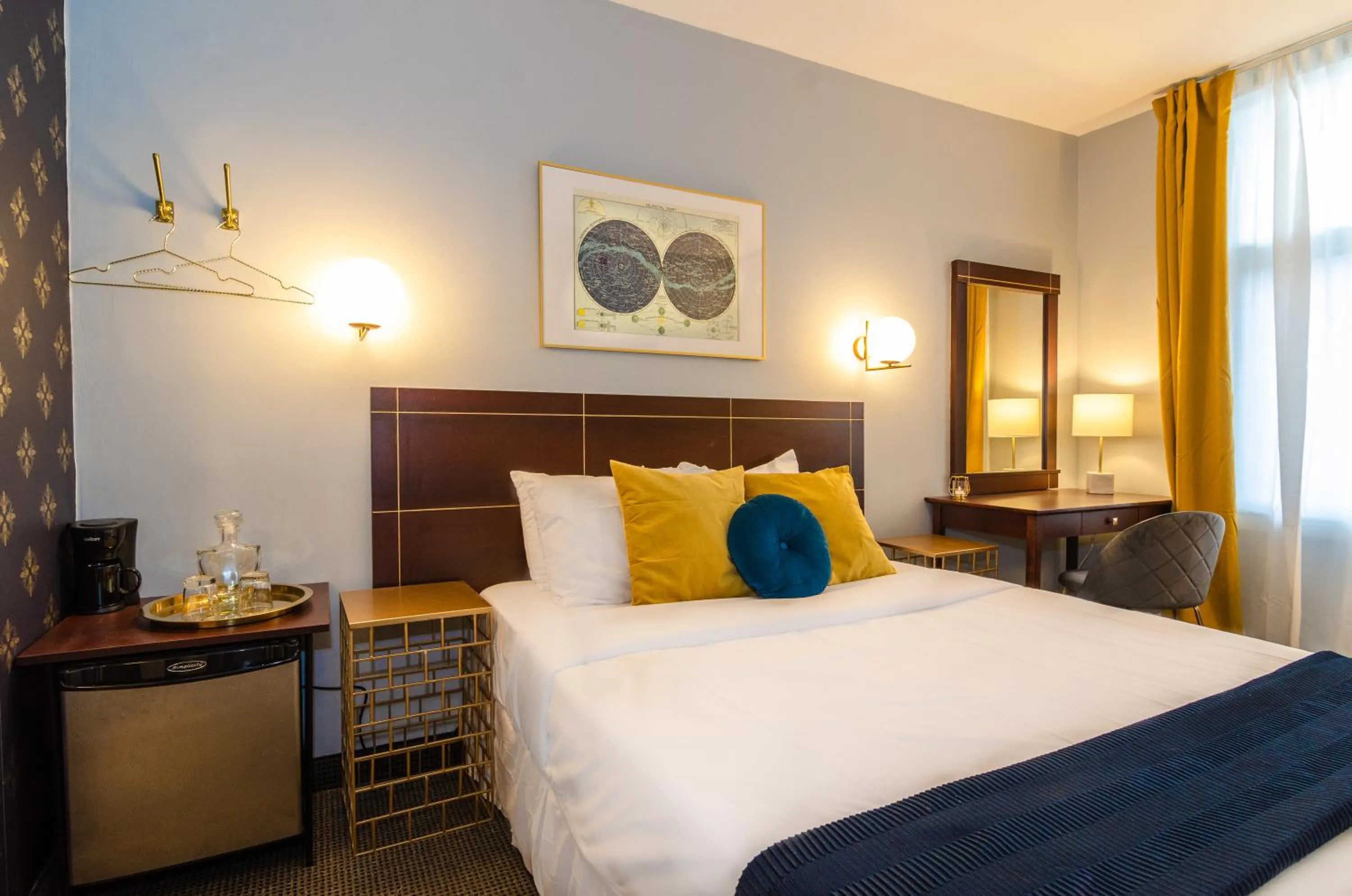 Photo of the whole room in Maison Cartier Montreal