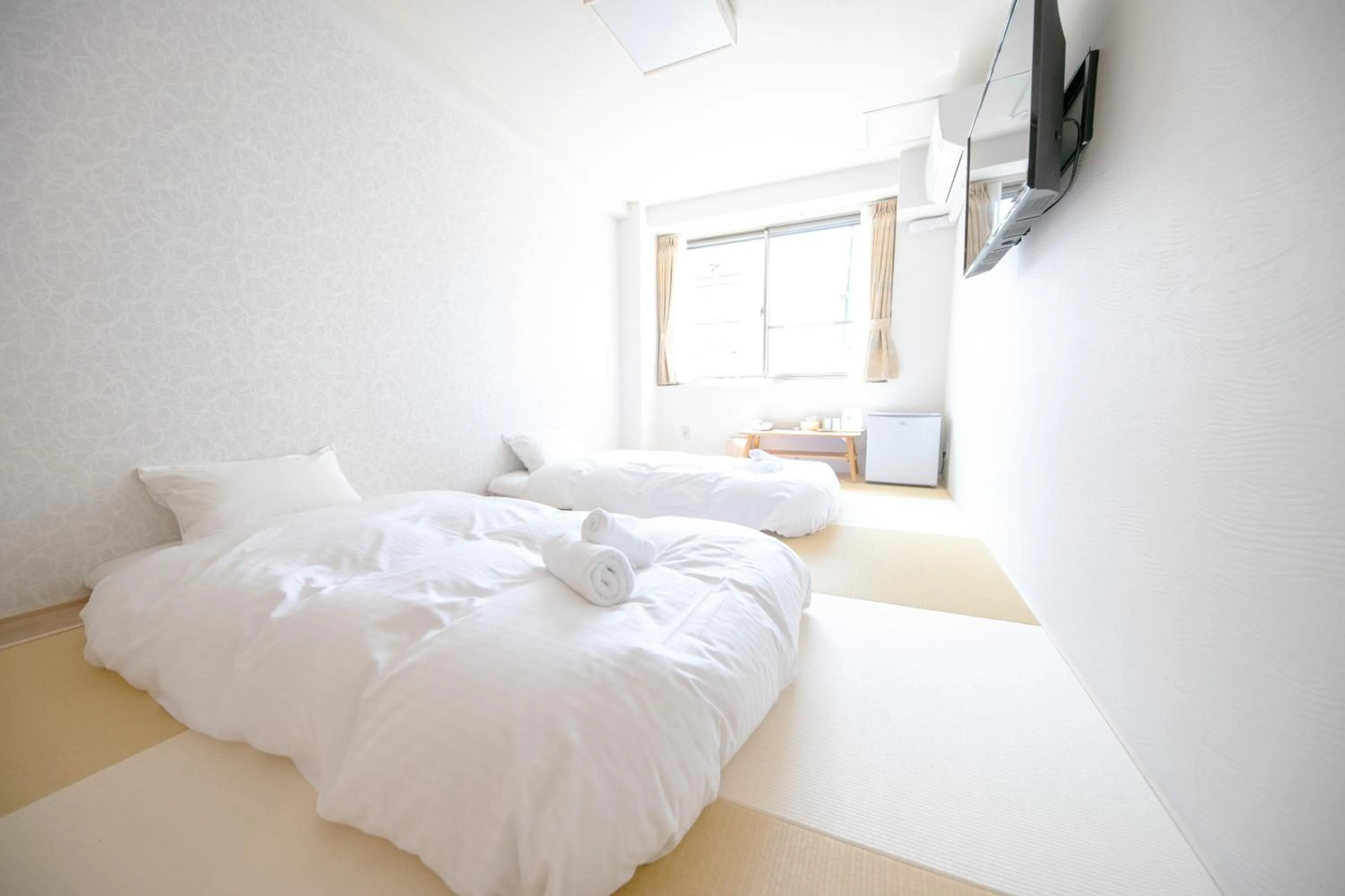 Photo of the whole room, Bed in Dotonbori Shinsaibashi Hotel