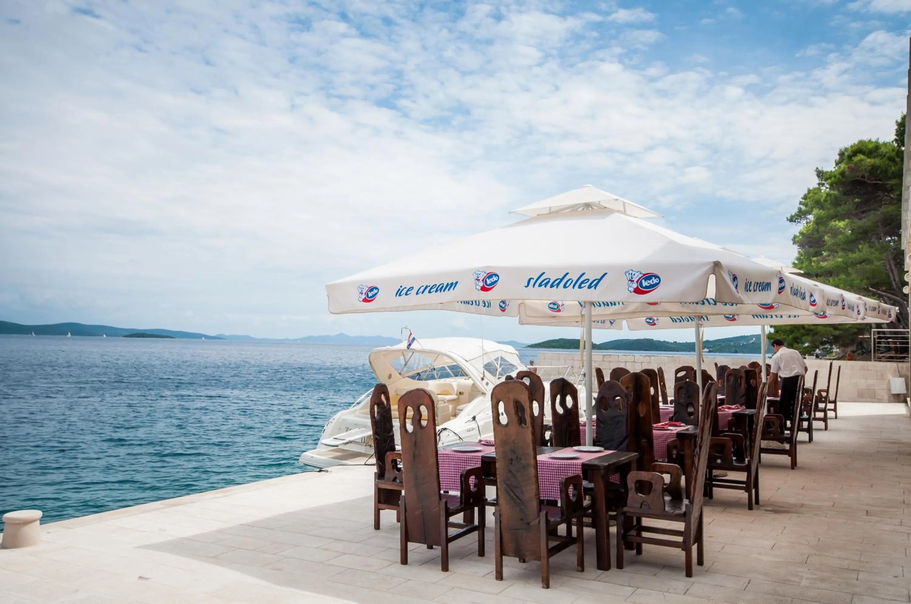 Restaurant/places to eat in Hotel Agava