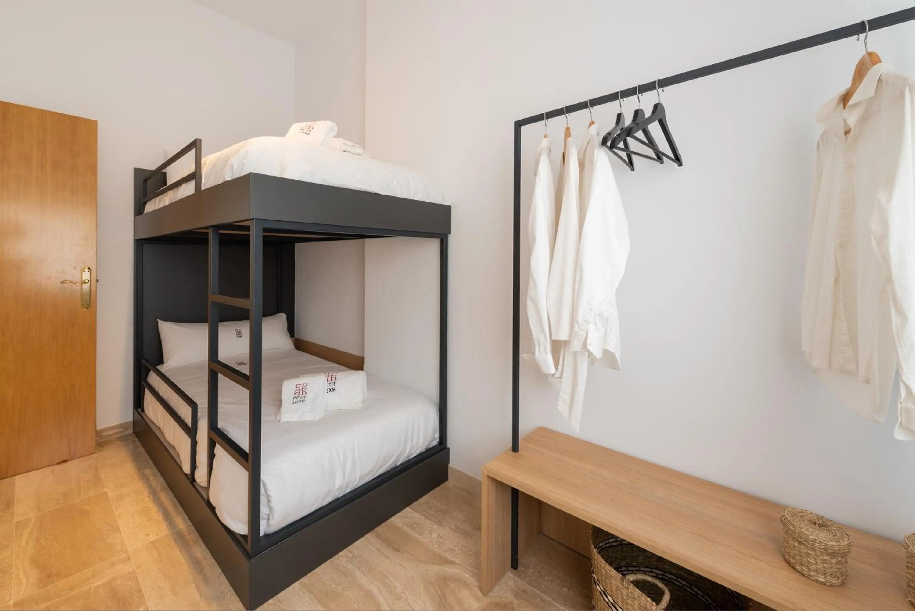 Bedroom, Bed in Petit Luxe Ègara