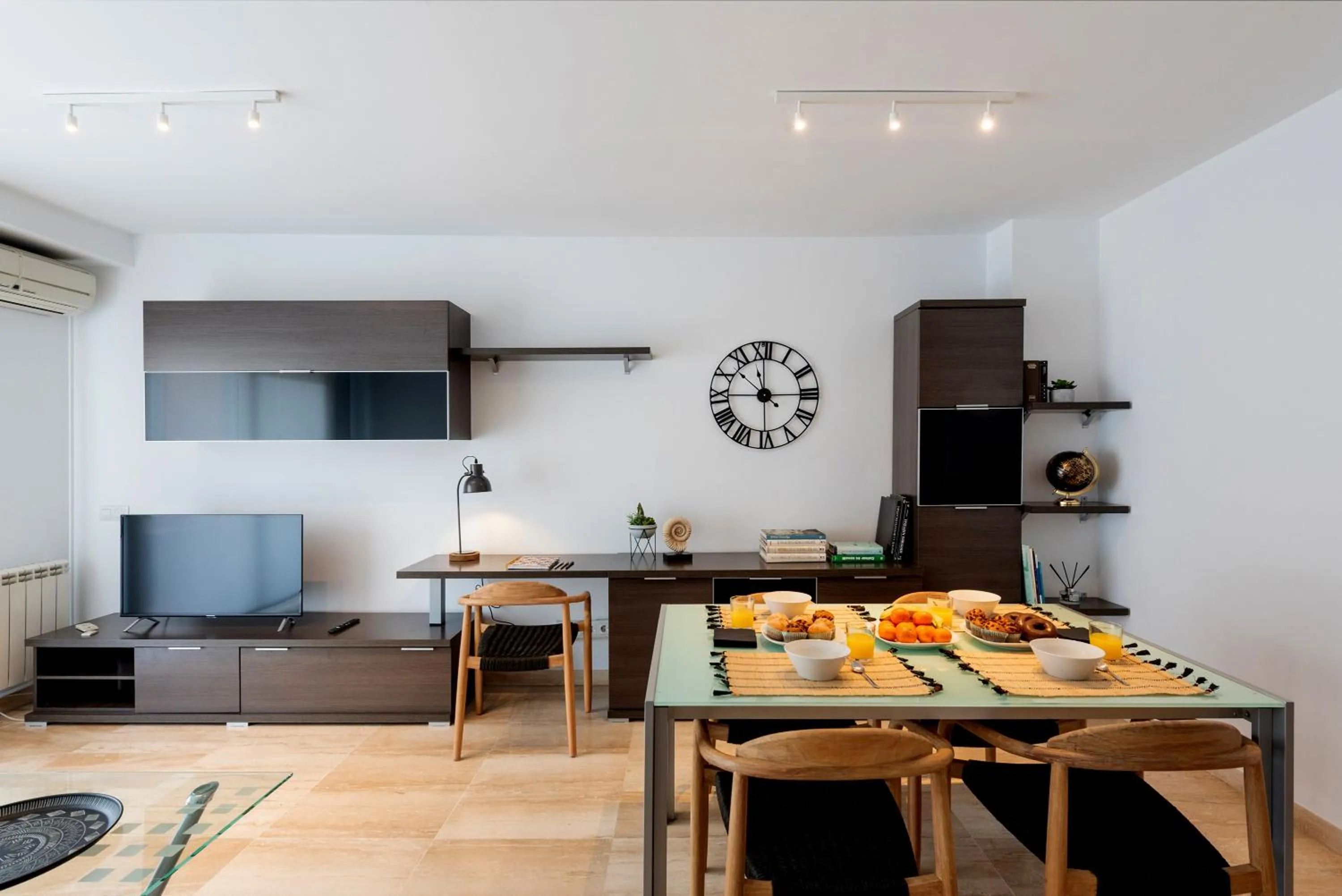 TV and multimedia in Petit Luxe Ègara