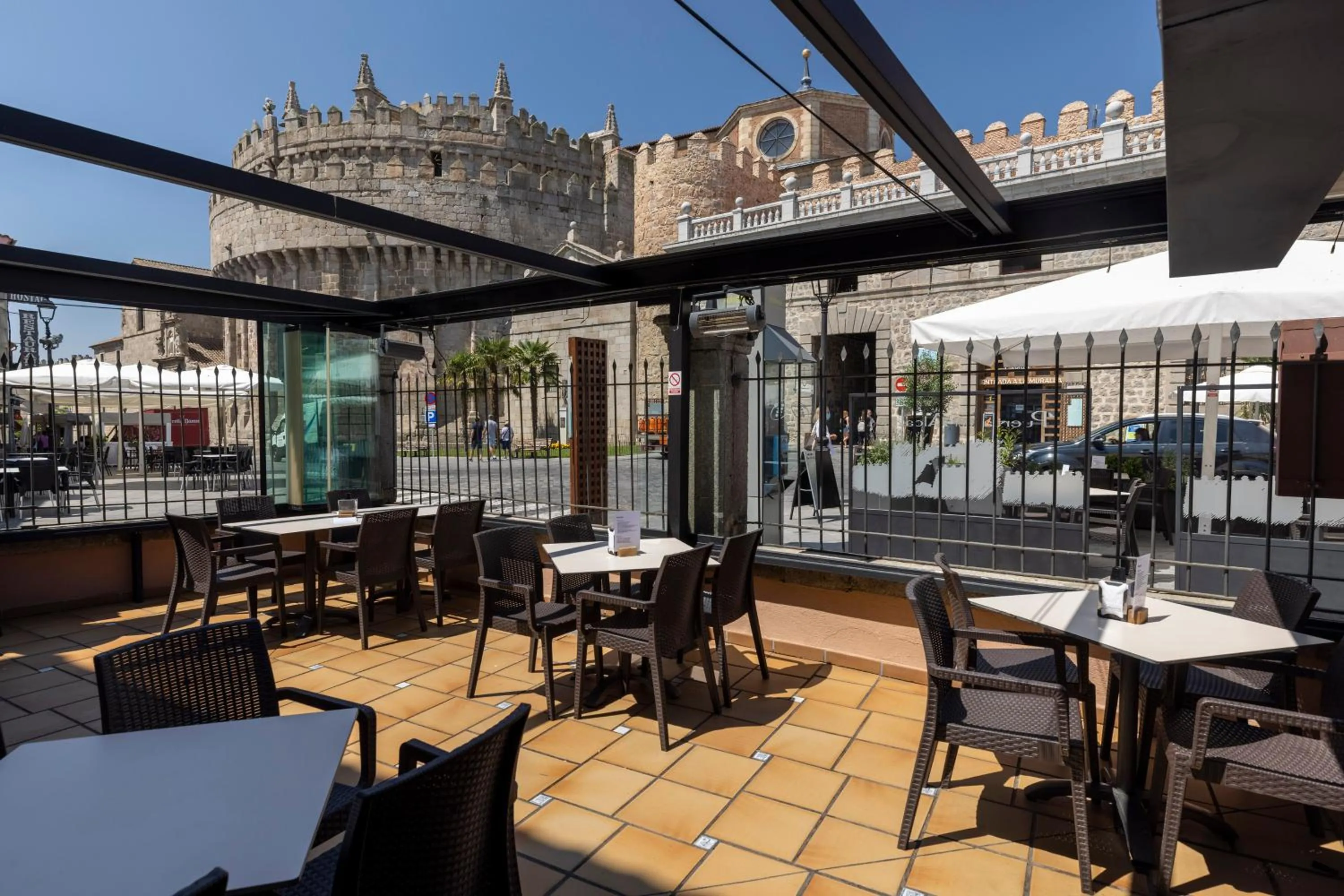 Restaurant/places to eat in Hostal Restaurante Puerta del Alcázar