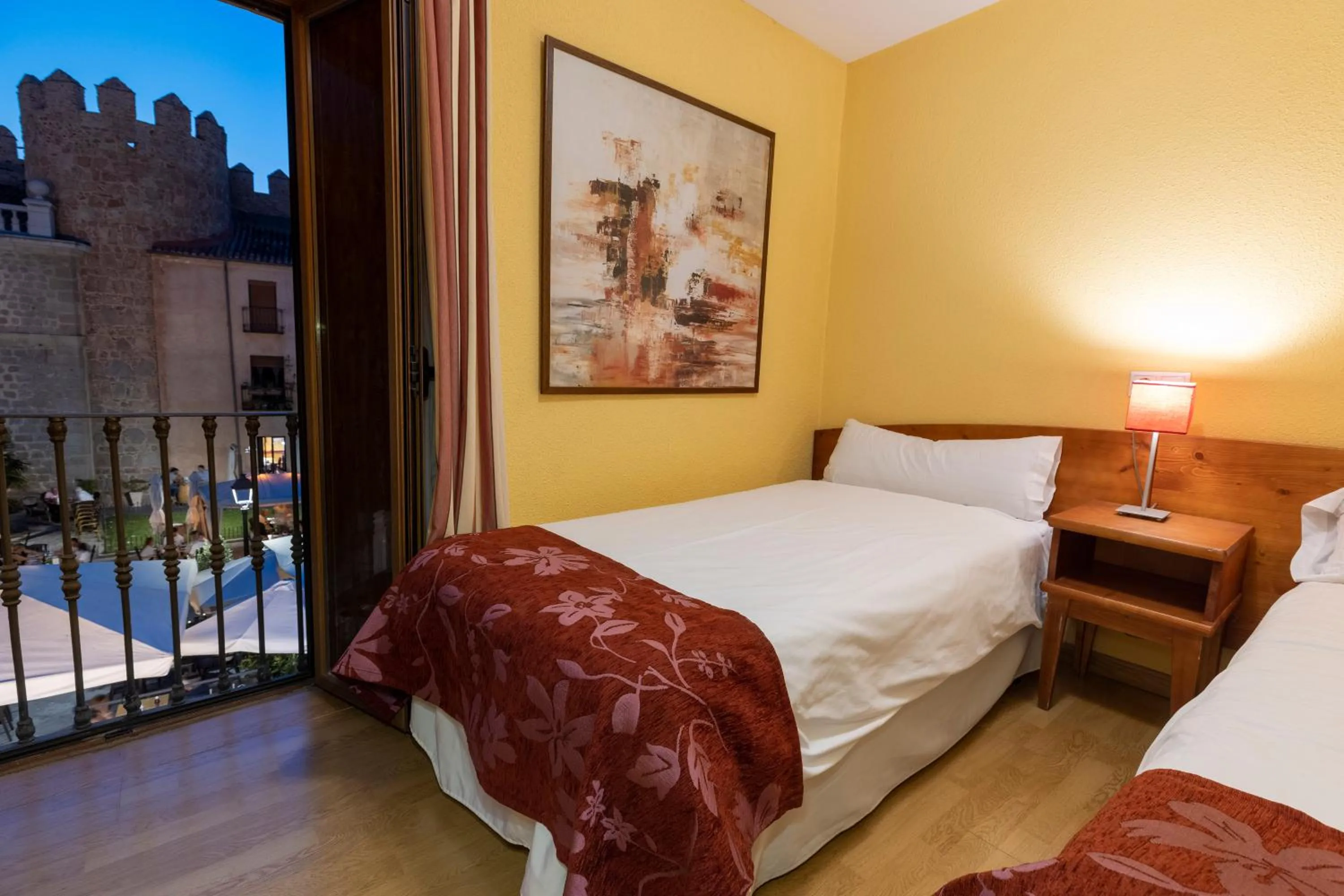 Bed in Hostal Restaurante Puerta del Alcázar