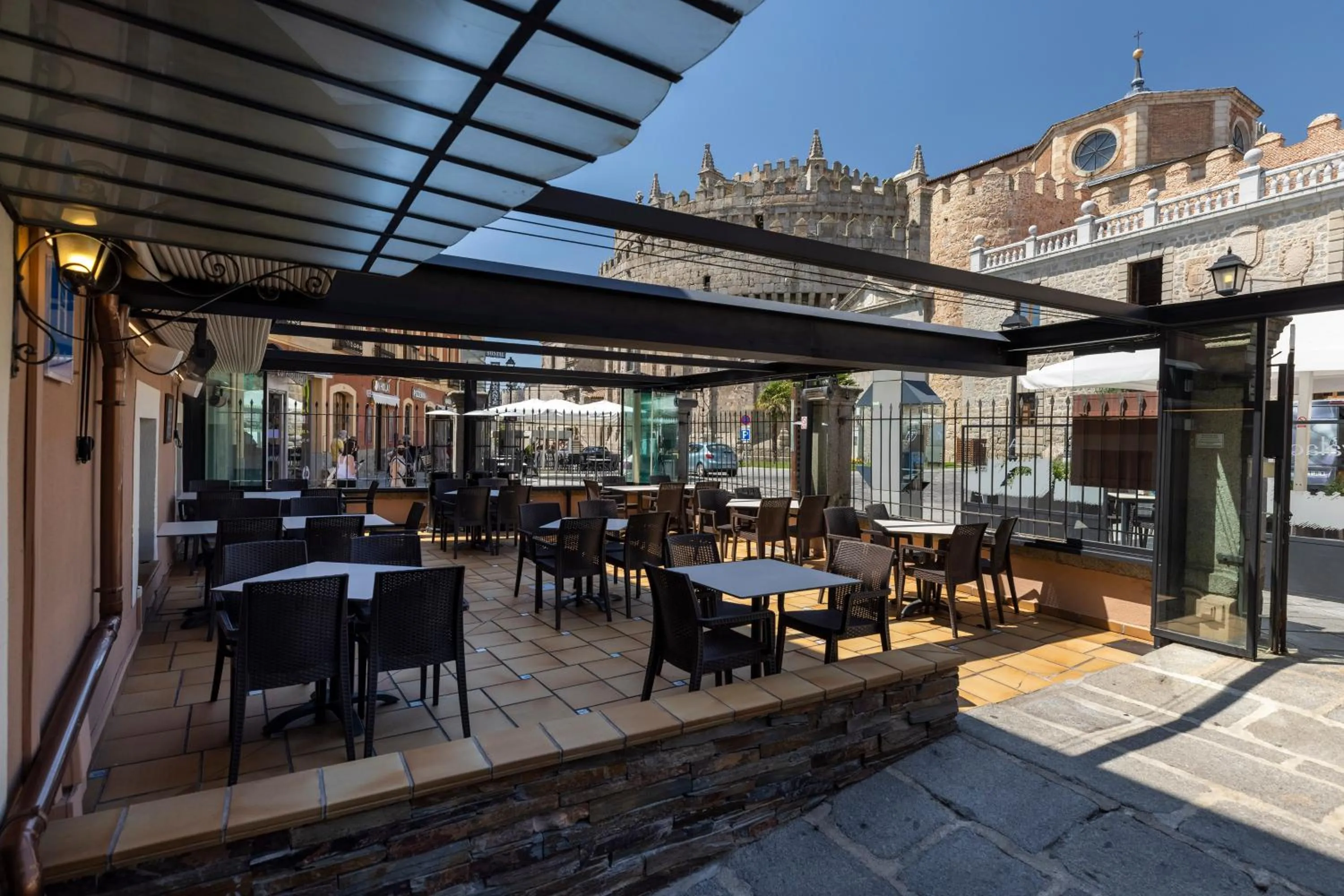 Restaurant/places to eat in Hostal Restaurante Puerta del Alcázar