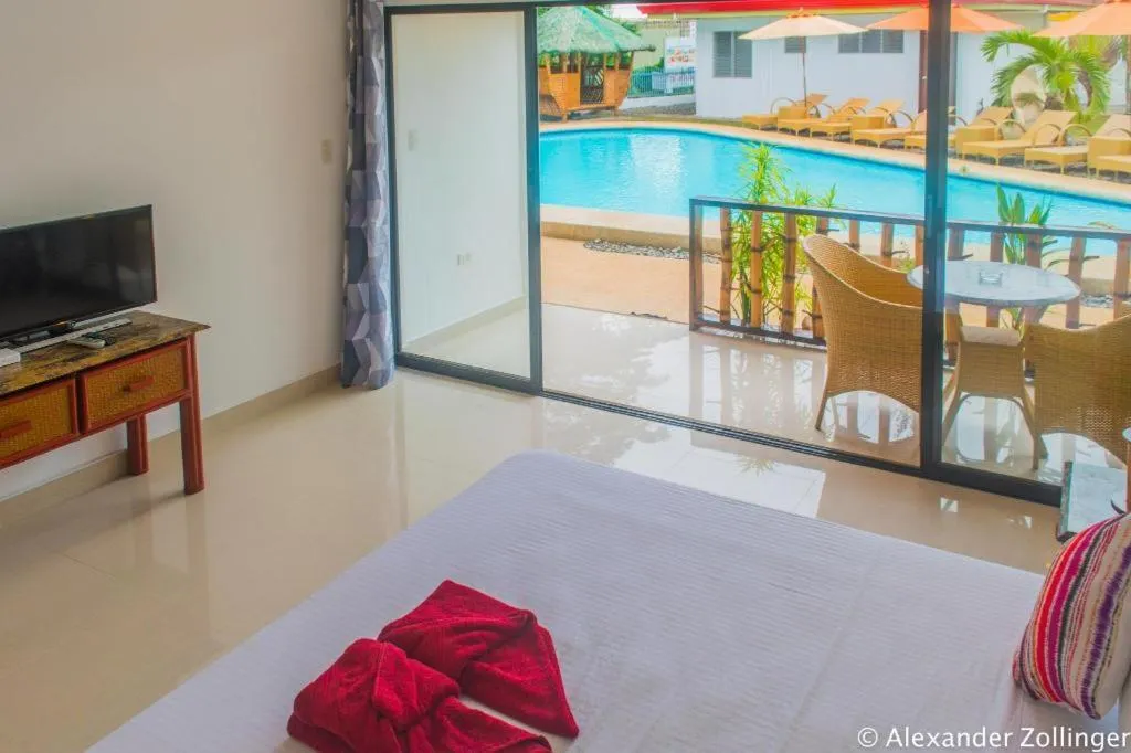 Bed in Alona Vida Beach Hill Resort