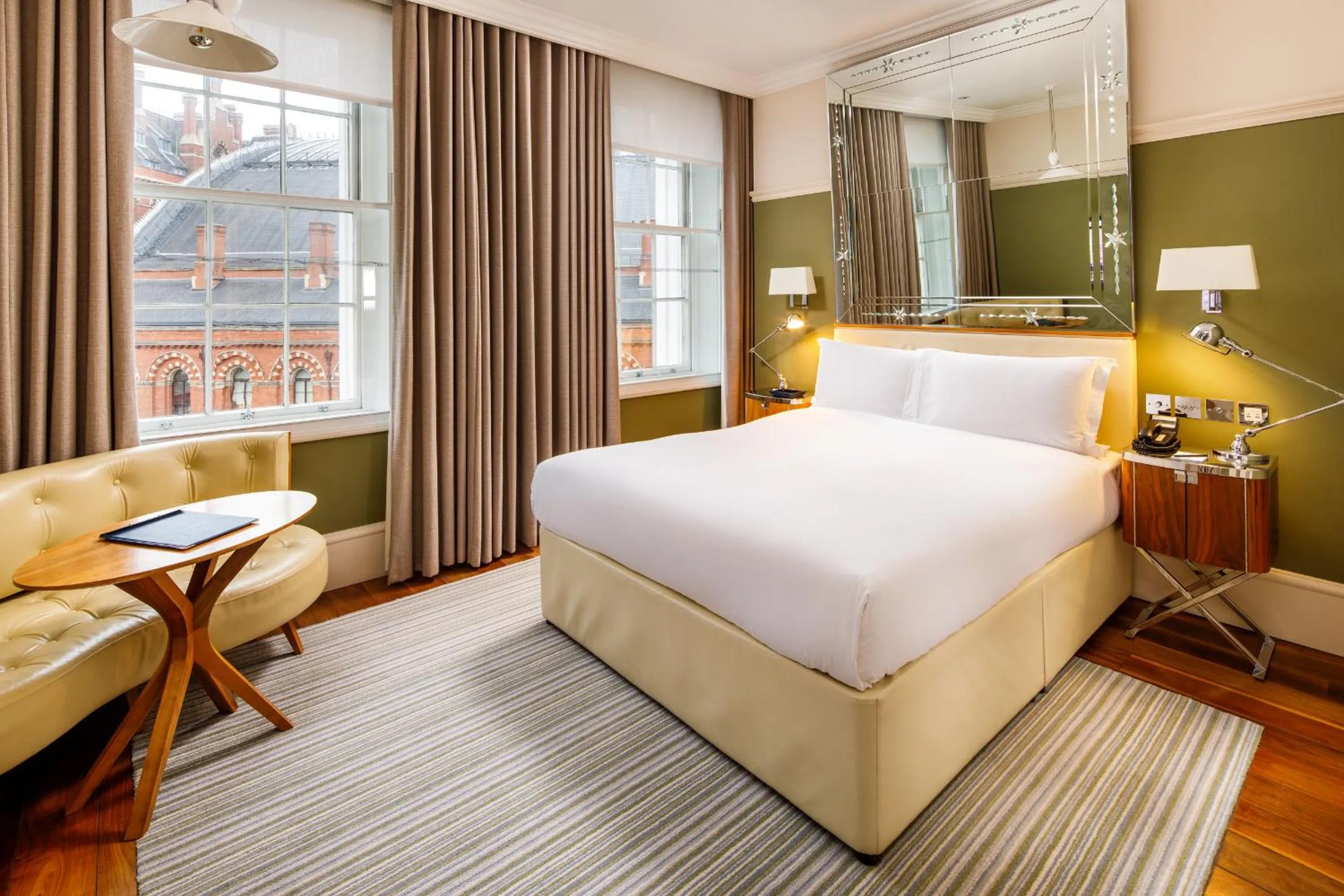 Bed in Kaya Great Northern Hotel, London