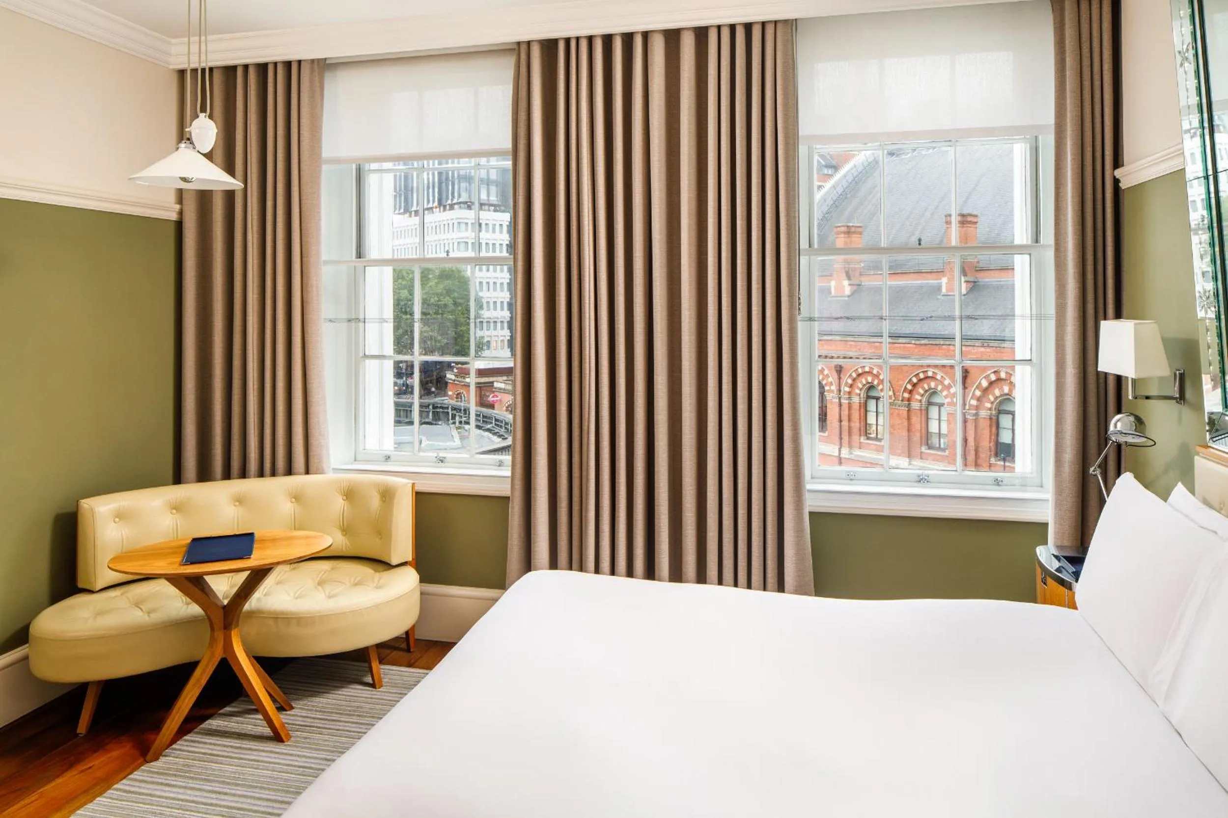 Bed in Kaya Great Northern Hotel, London