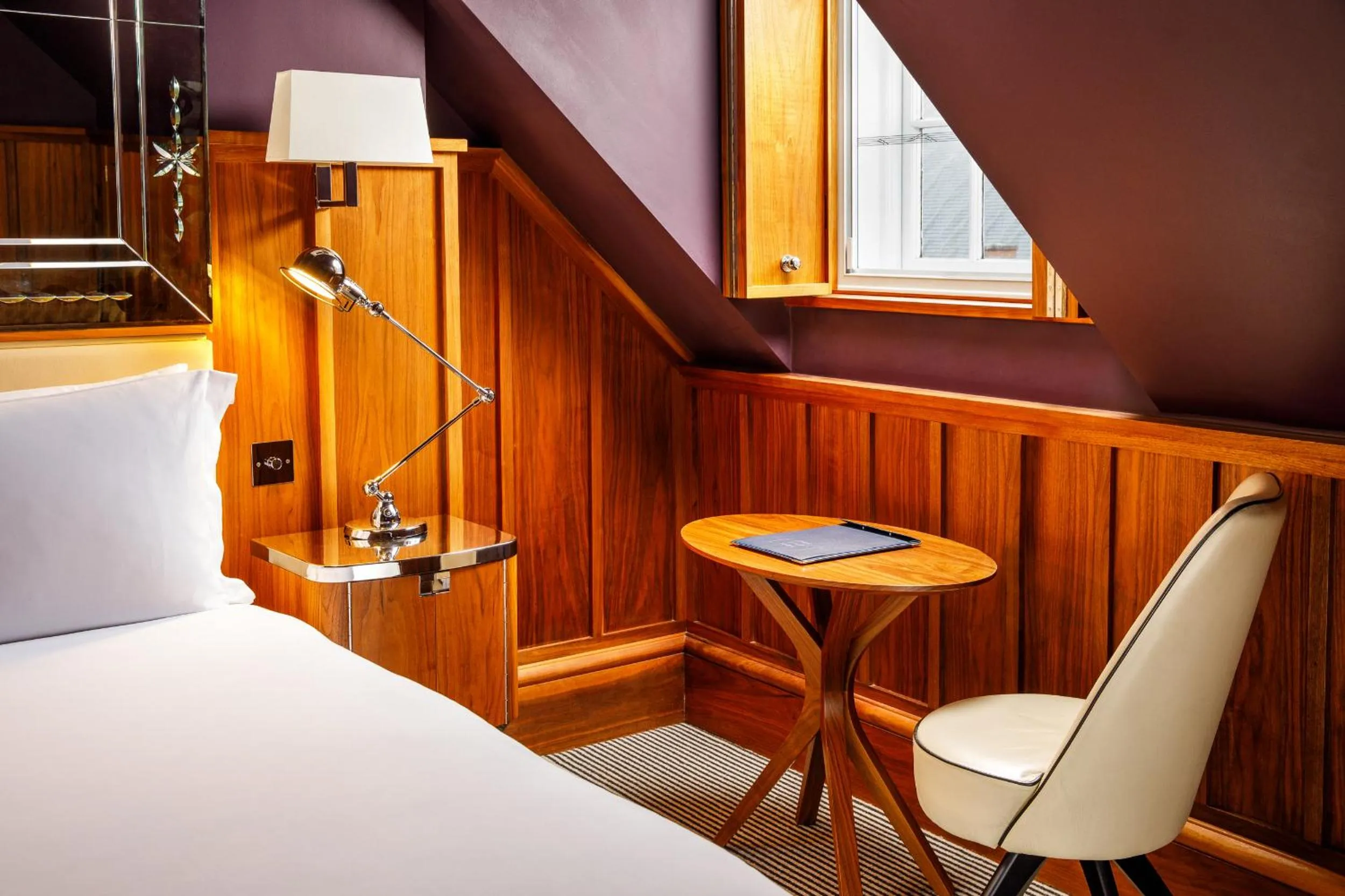 Bed in Kaya Great Northern Hotel, London