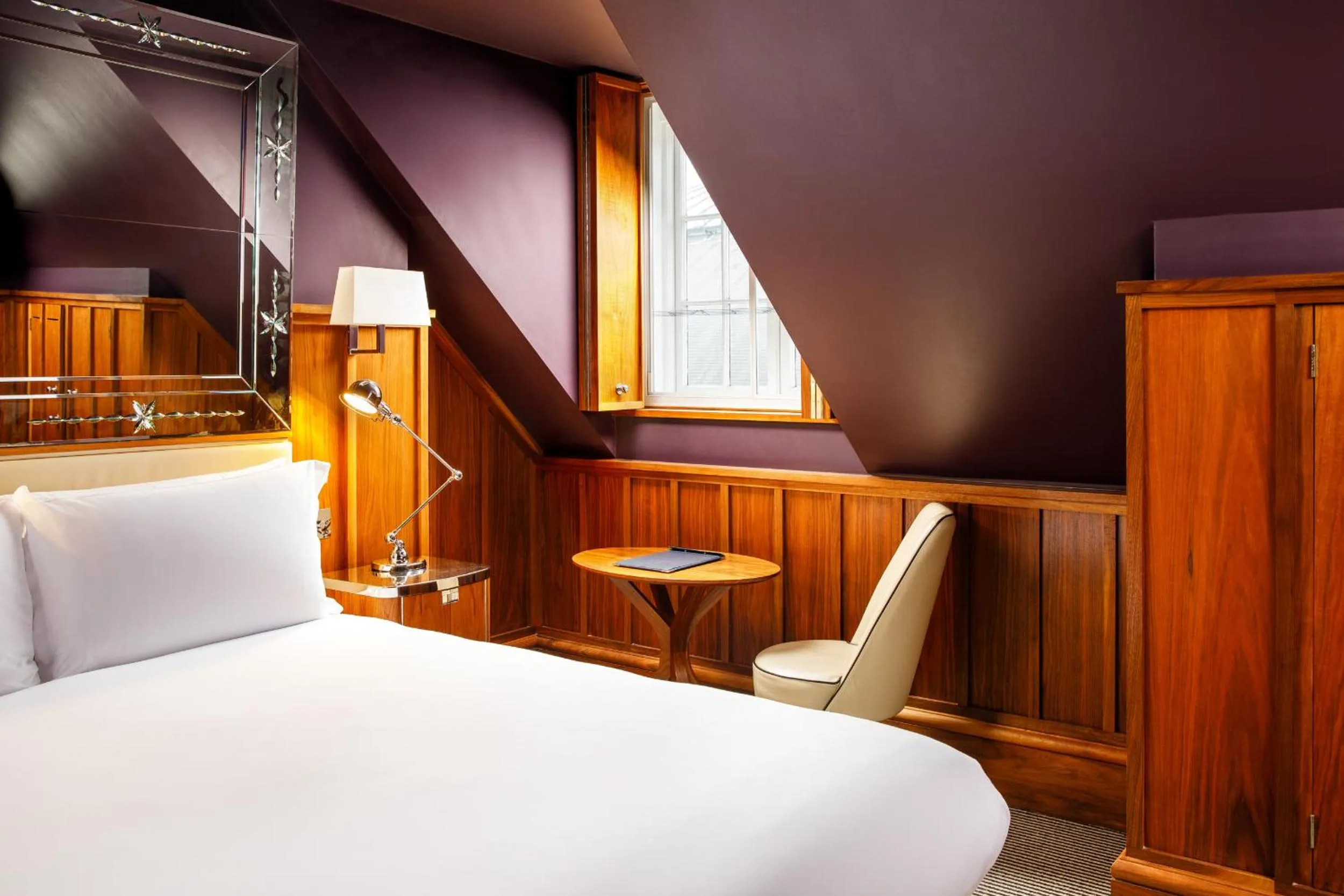 Bed in Kaya Great Northern Hotel, London