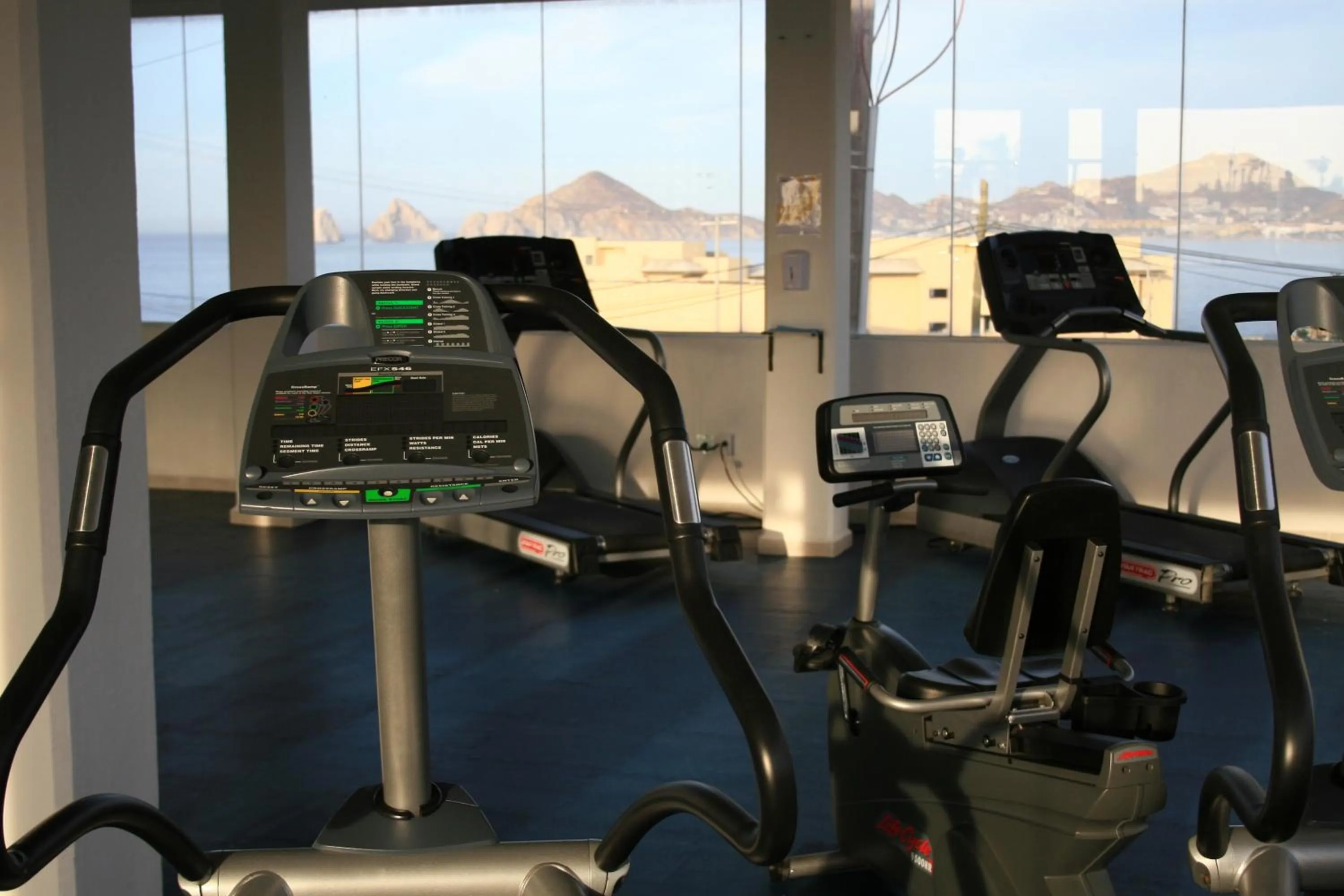 Fitness centre/facilities in Sunrock Hotel & Suites