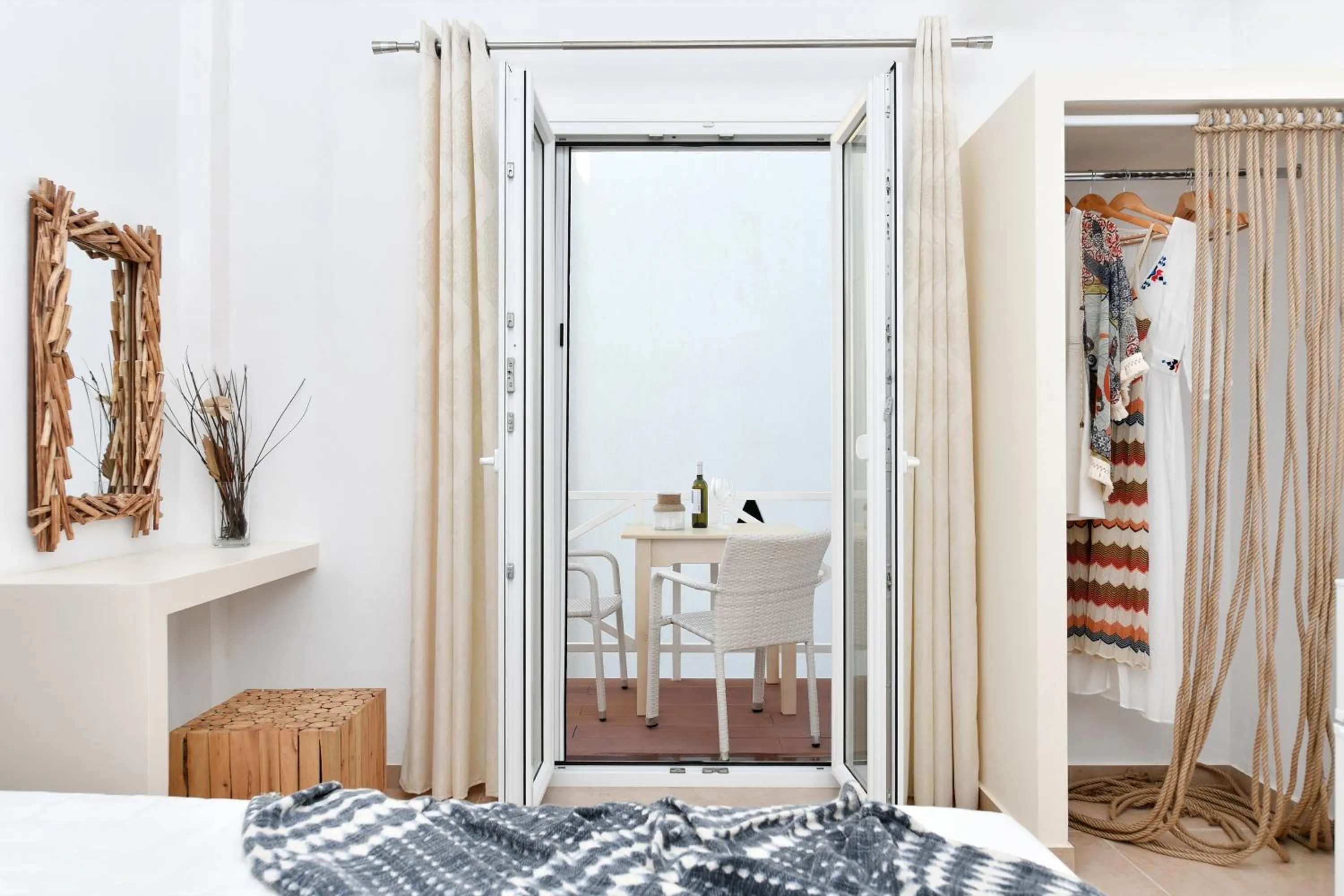 Decorative detail, Bed in Sandaya Luxury Suites