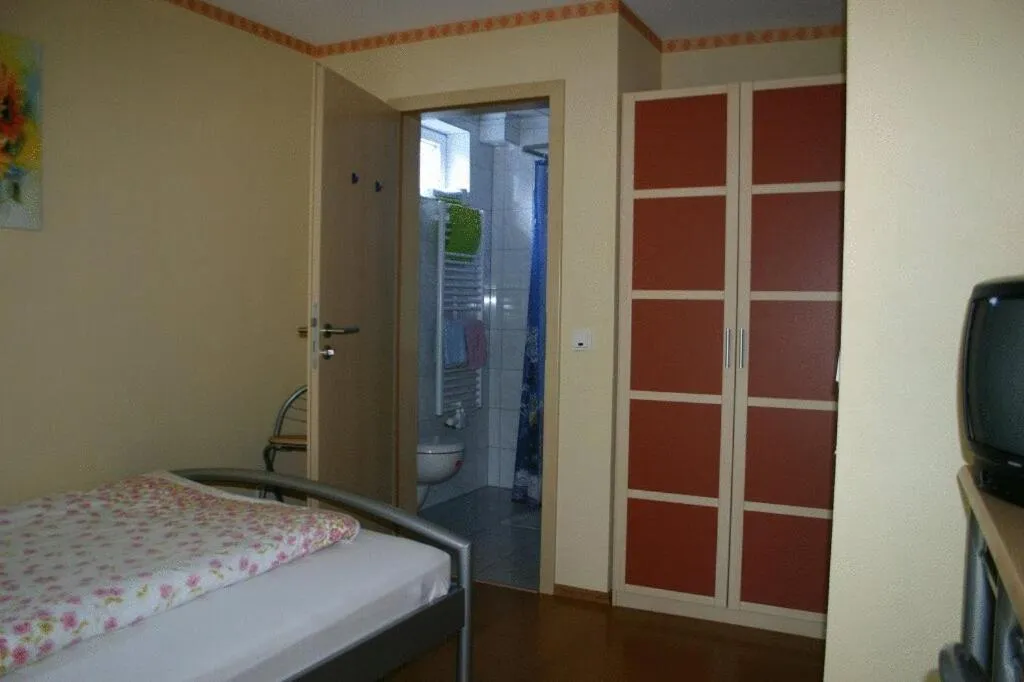 Bedroom, Bed in Gasthof Zum Stausee