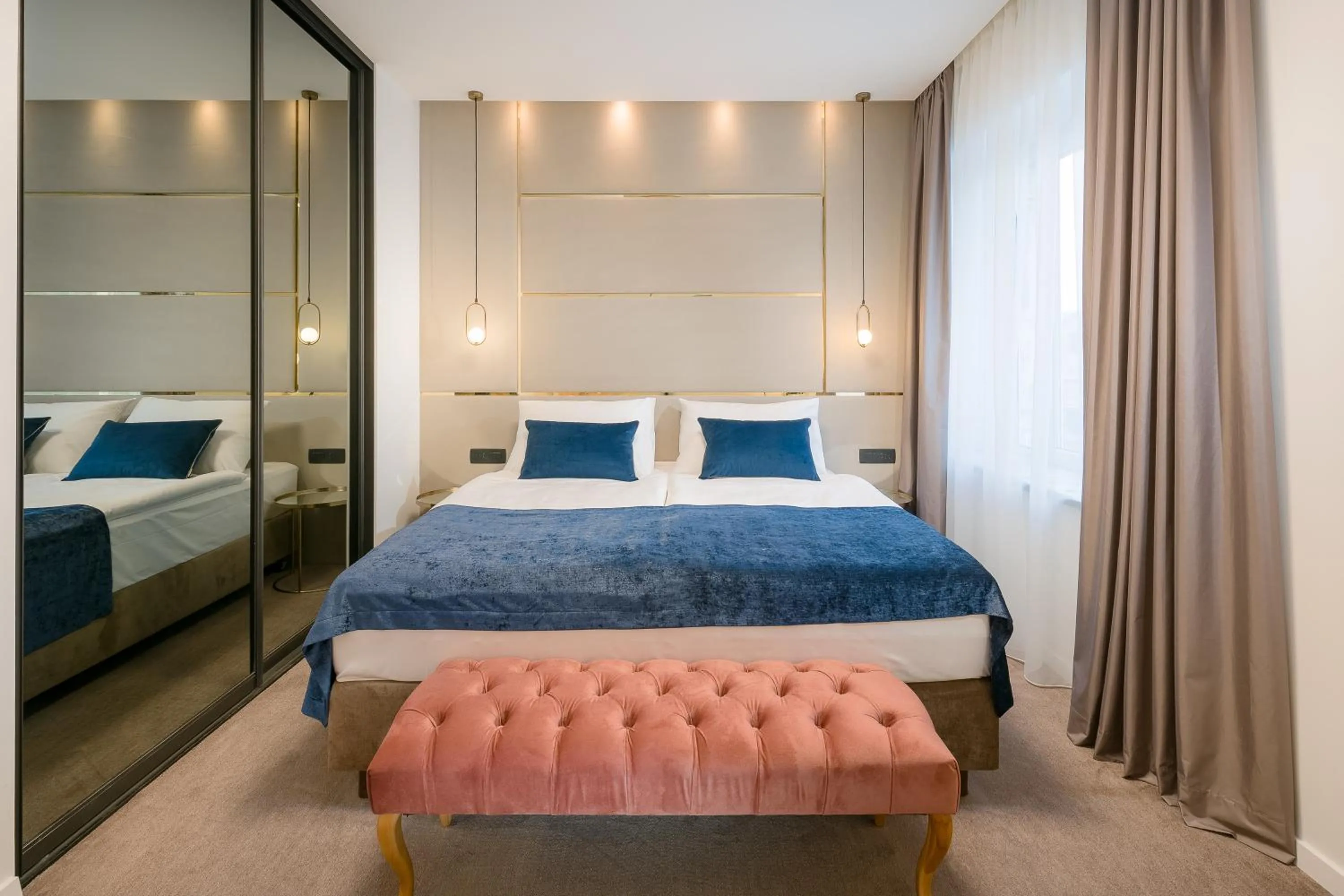 Flos Luxury Rooms