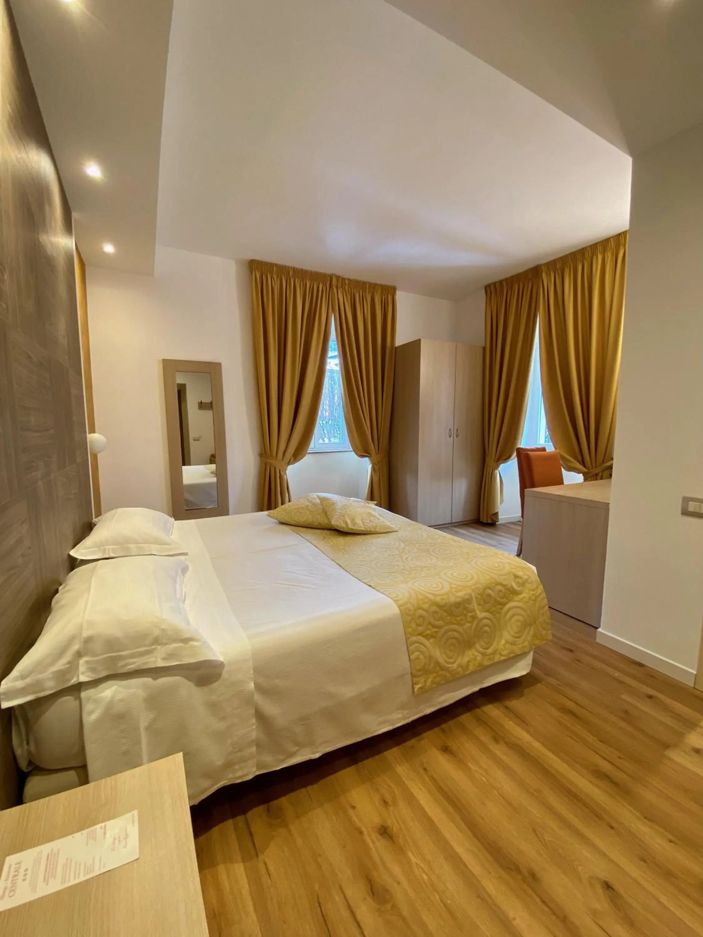 Bedroom, Bed in Hotel Centrale