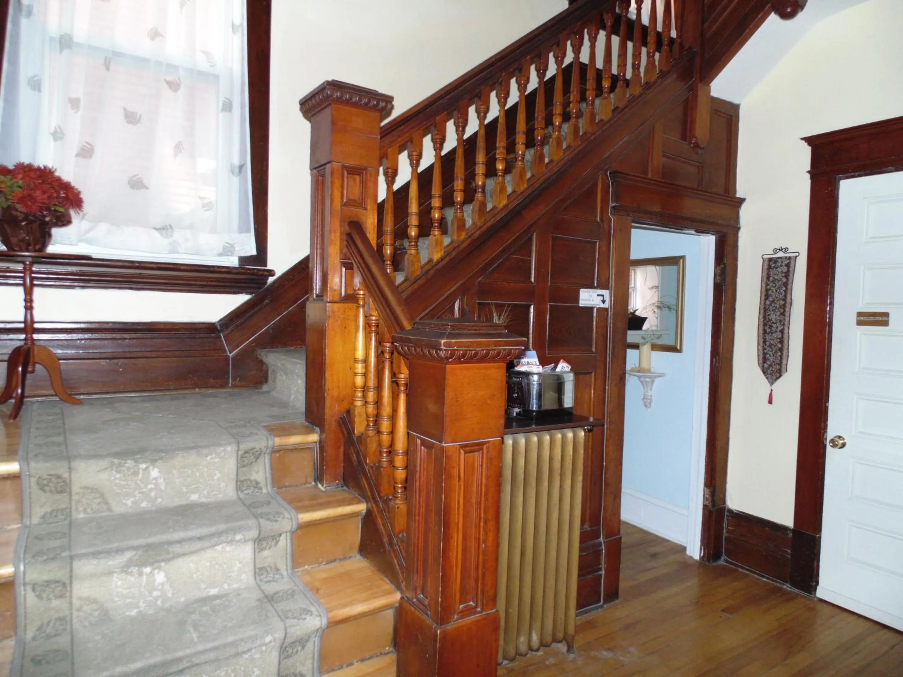 Decorative detail in Rideau Inn