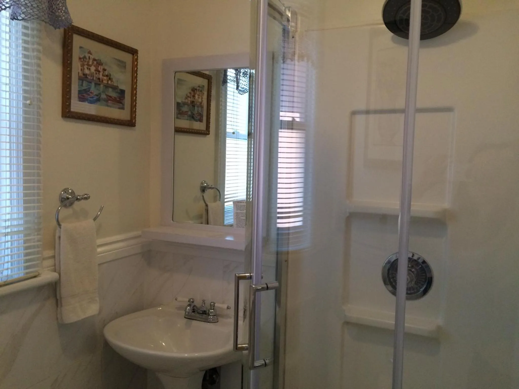 Bathroom in Rideau Inn