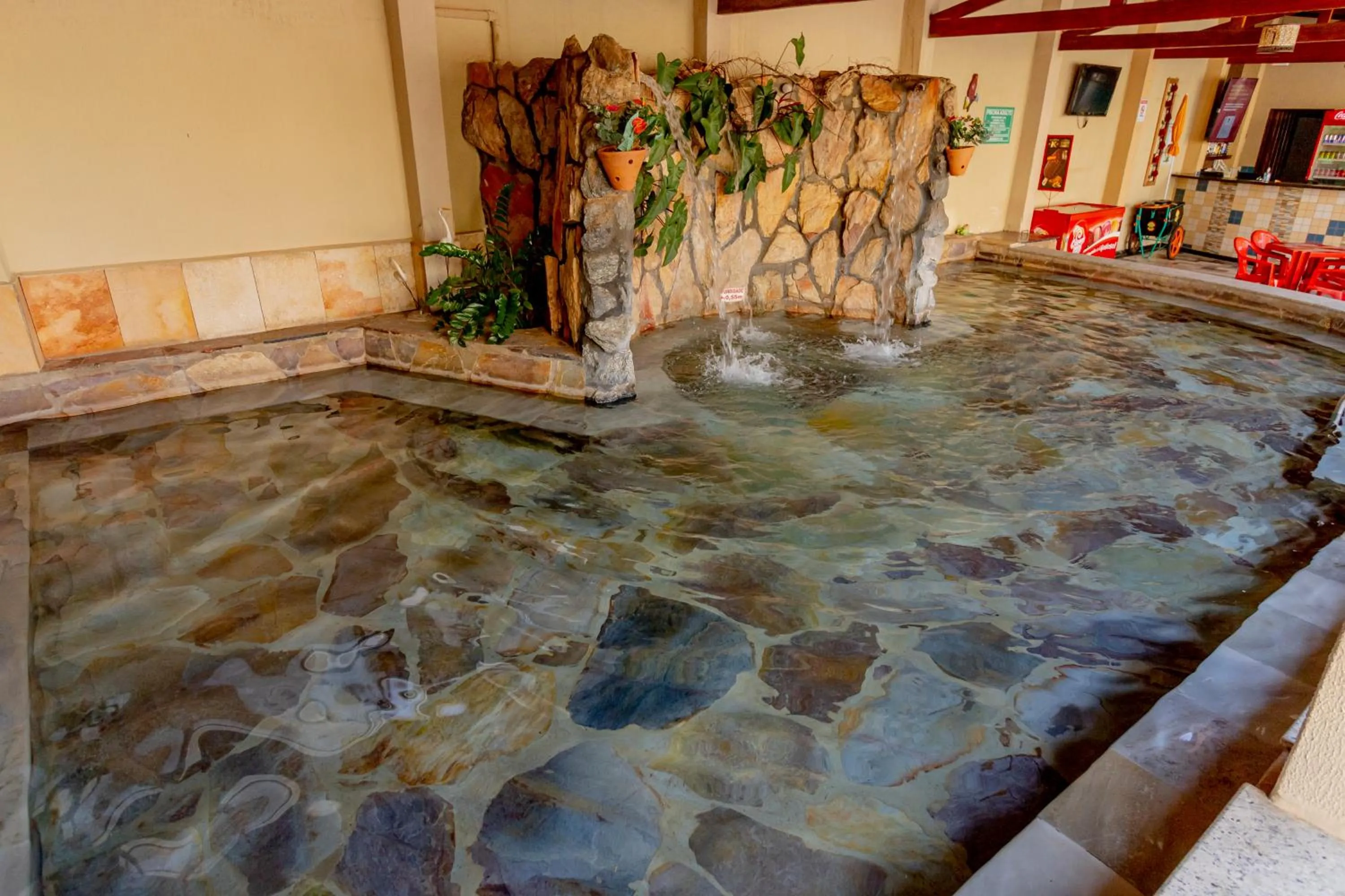 Swimming pool in Rio das Pedras Thermas Hotel