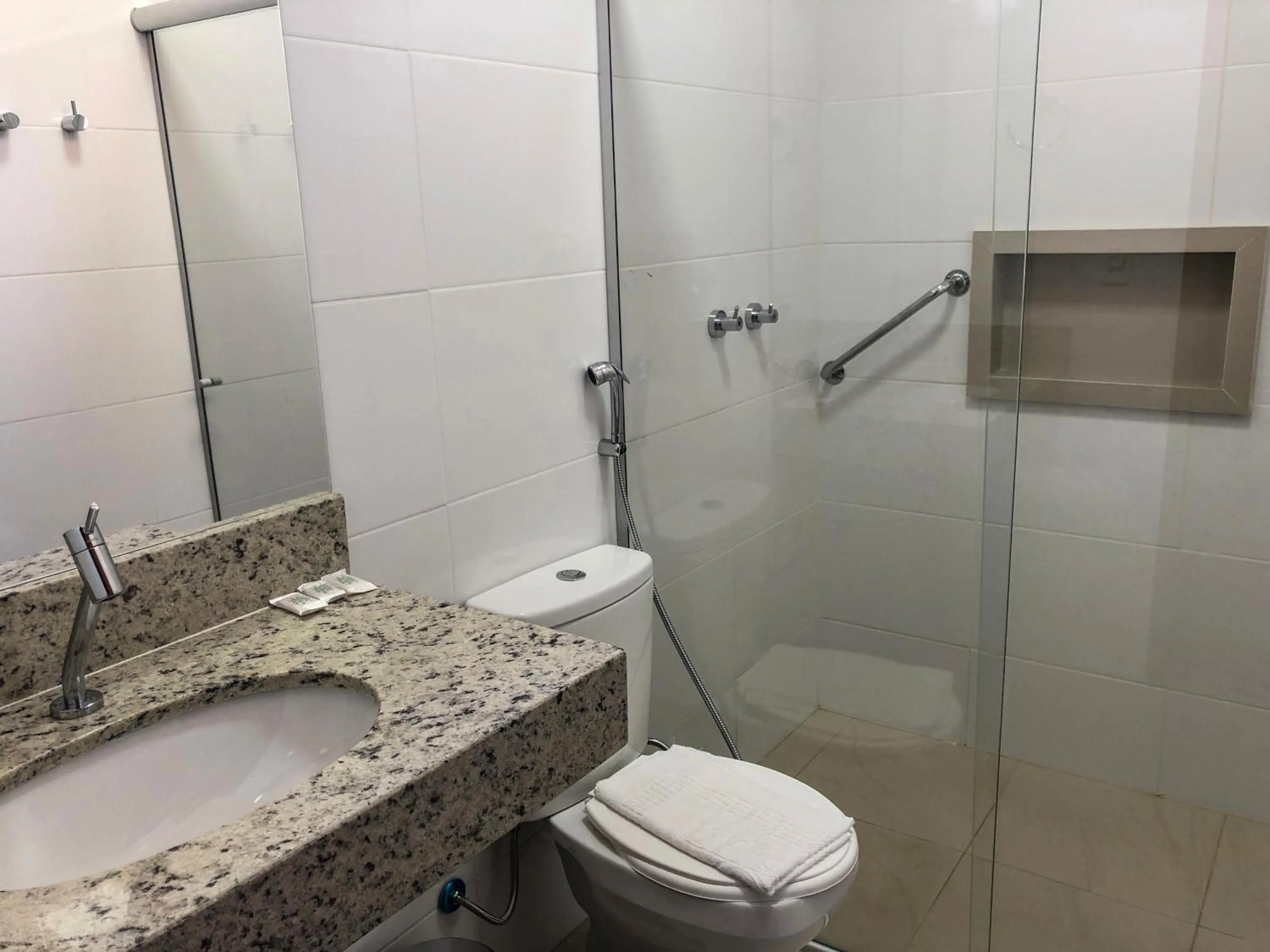 Bathroom in Rio das Pedras Thermas Hotel