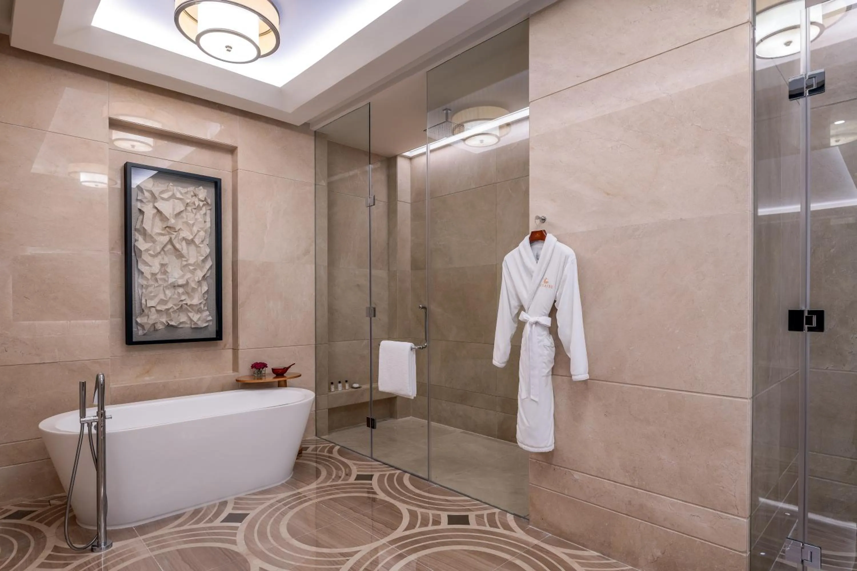 Shower in Solaire Resort Entertainment City