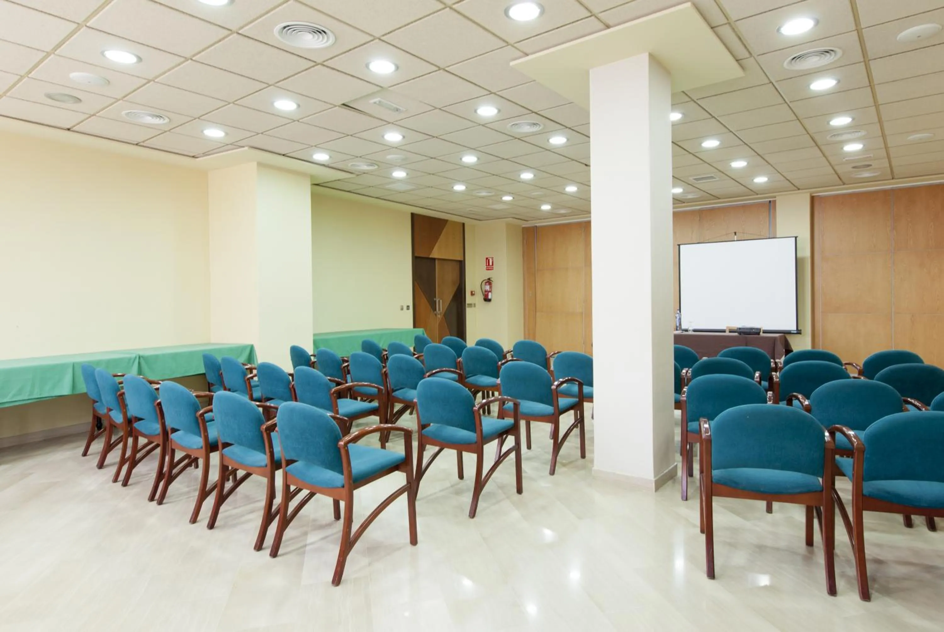 Business facilities in Hotel Olympia Ronda II