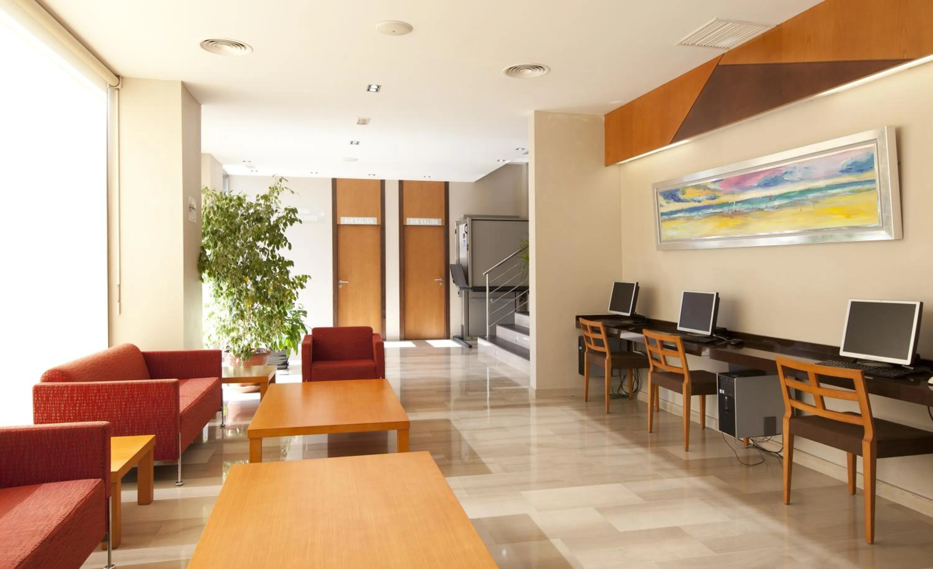 Communal lounge/ TV room in Hotel Olympia Ronda II