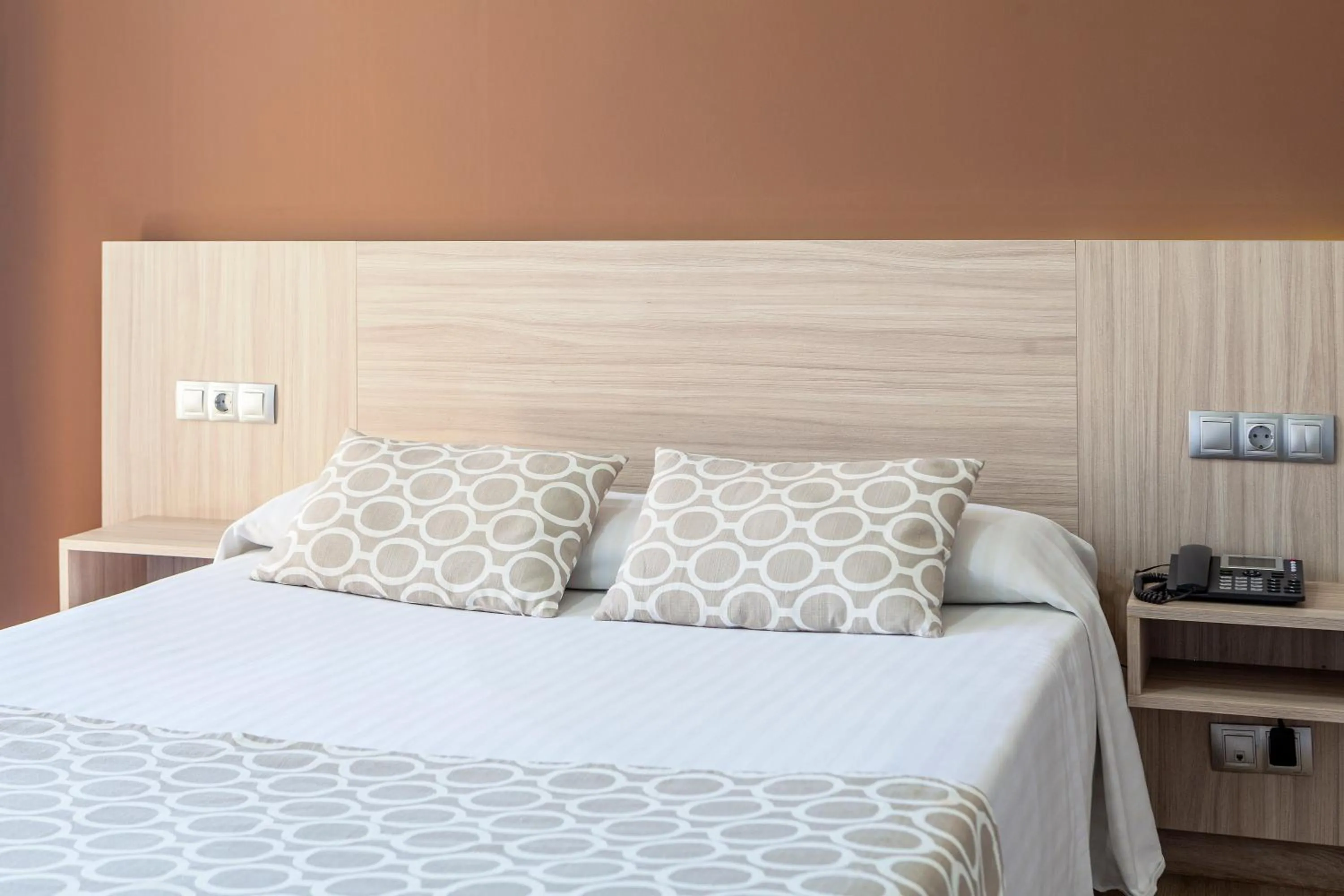 Bed in Hotel Olympia Ronda II