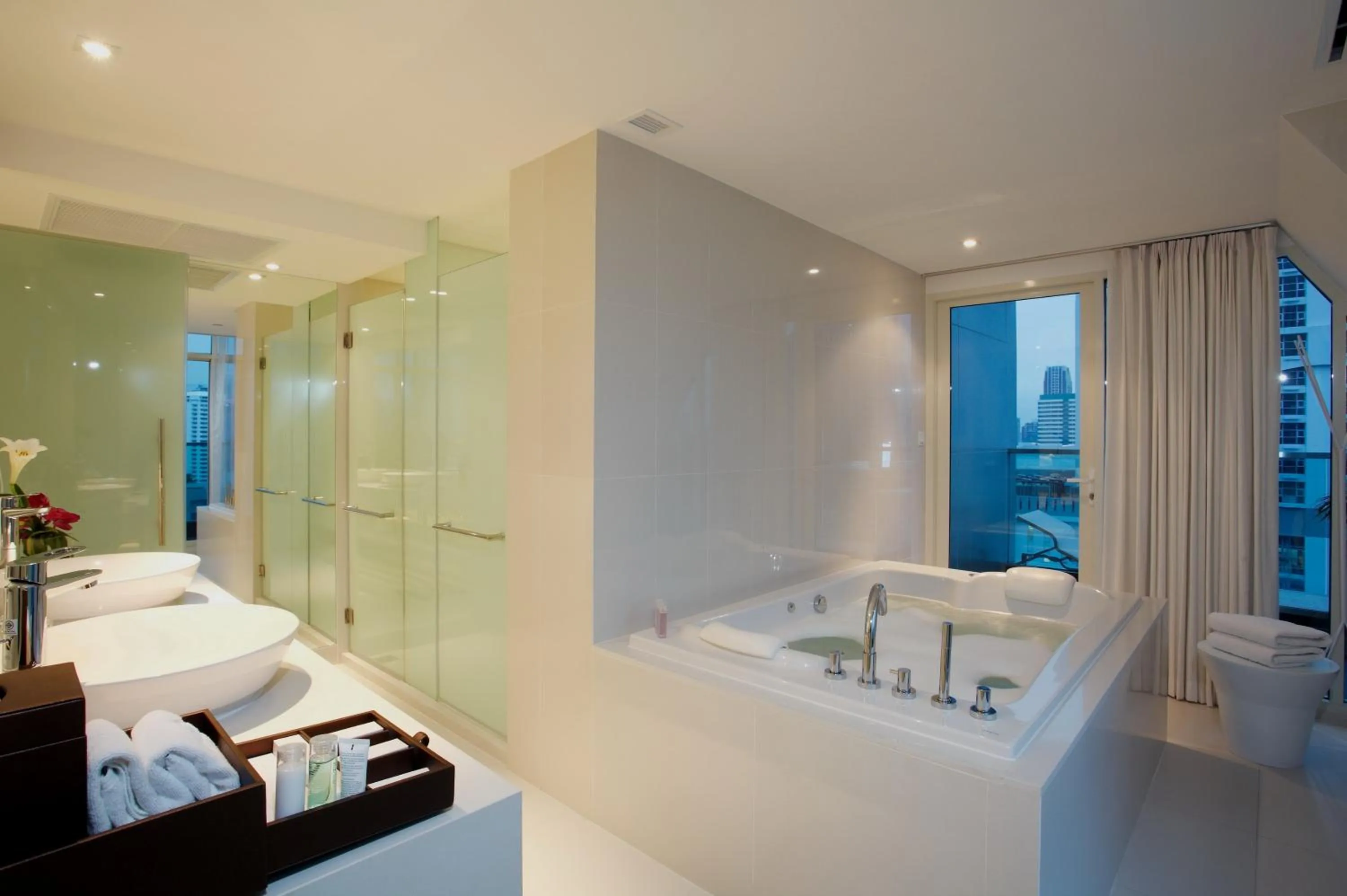 Bathroom in Centara Watergate Pavilion Hotel Bangkok