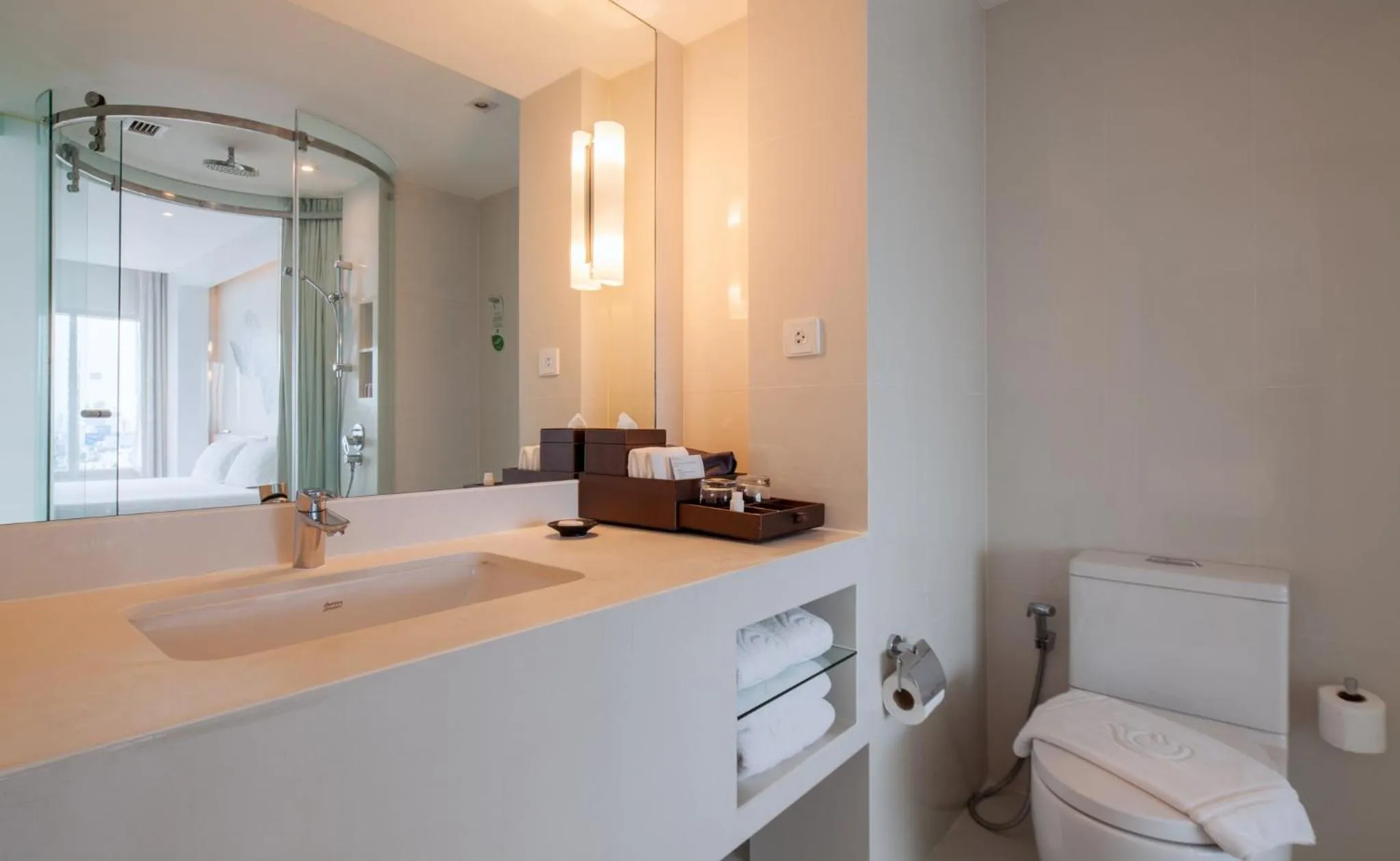 Photo of the whole room in Centara Watergate Pavilion Hotel Bangkok