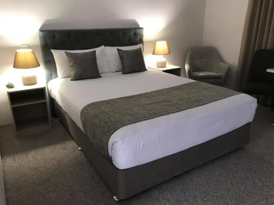 Bed in Rocky Gardens Motor Inn Rockhampton