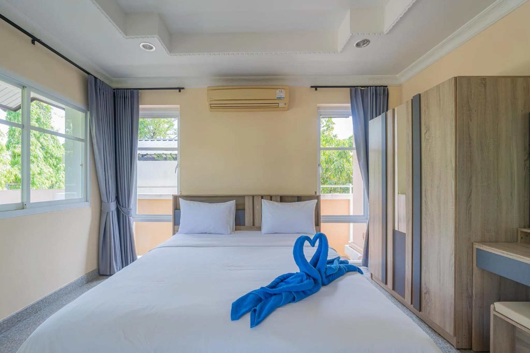 Bed in Baan Faa Talaychan Resort