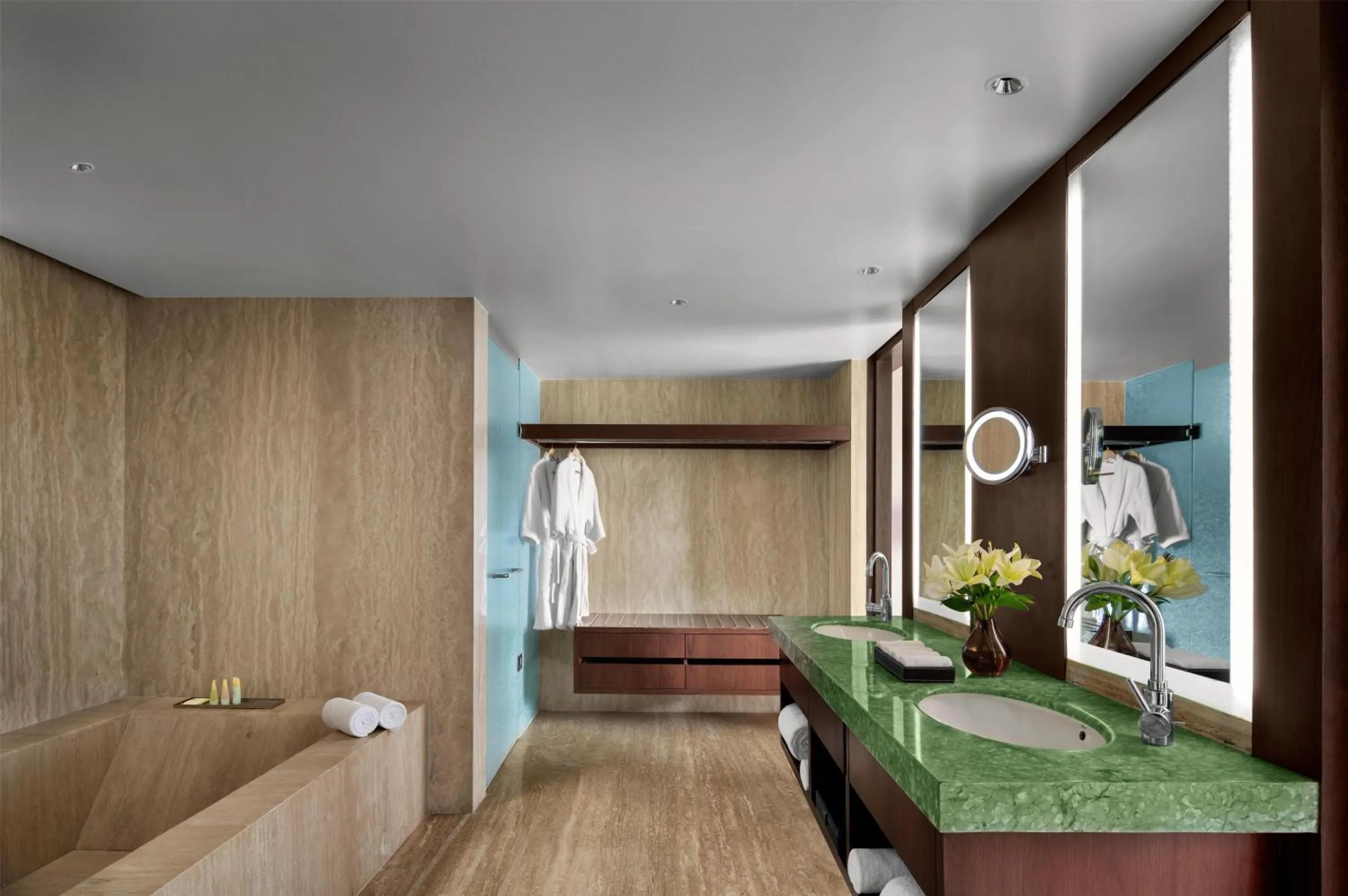 Bathroom, Bed in Park Hyatt Chennai