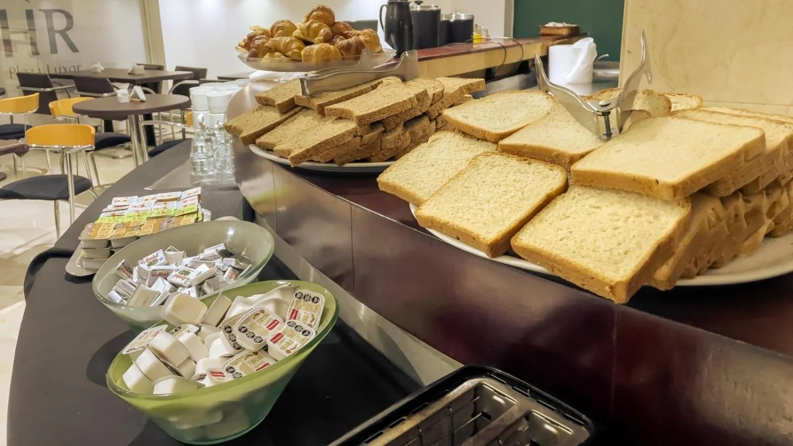 Breakfast in Hotel HR Plaza Luxor