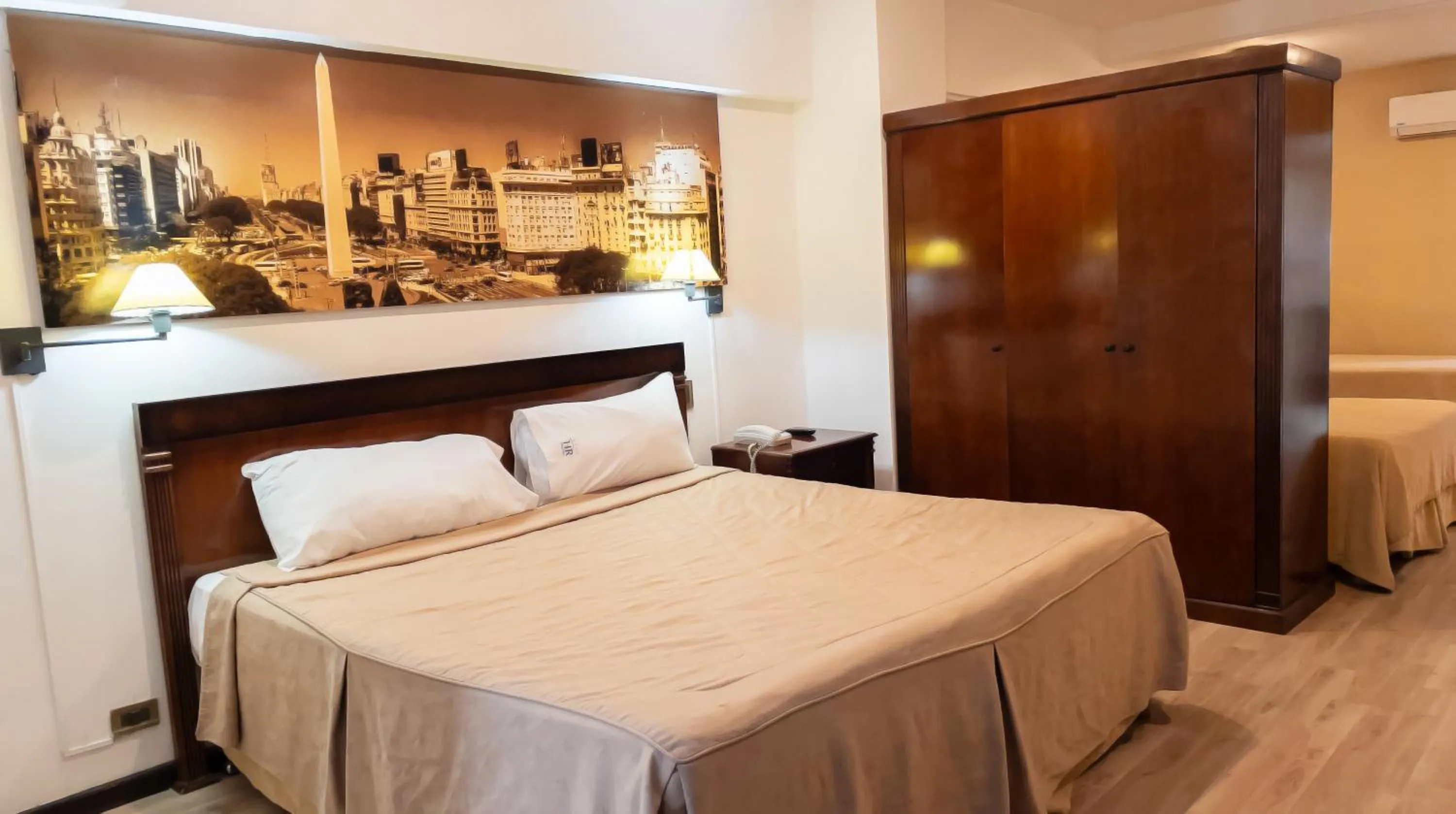 Bed in Hotel HR Plaza Luxor